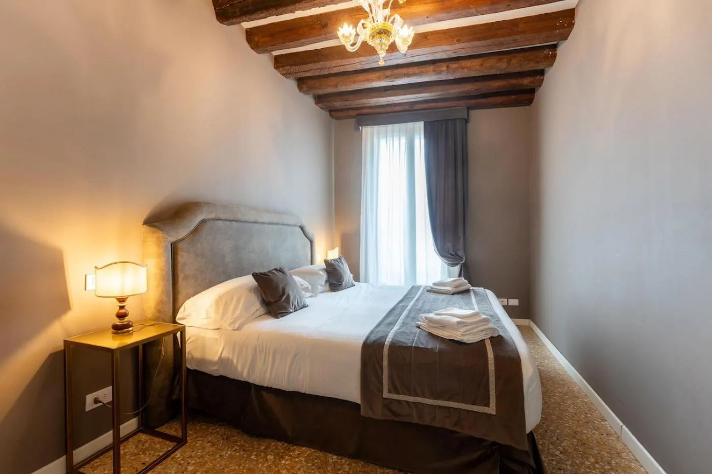 Bedroom, Bed in San Teodoro Palace - Luxury Apartments