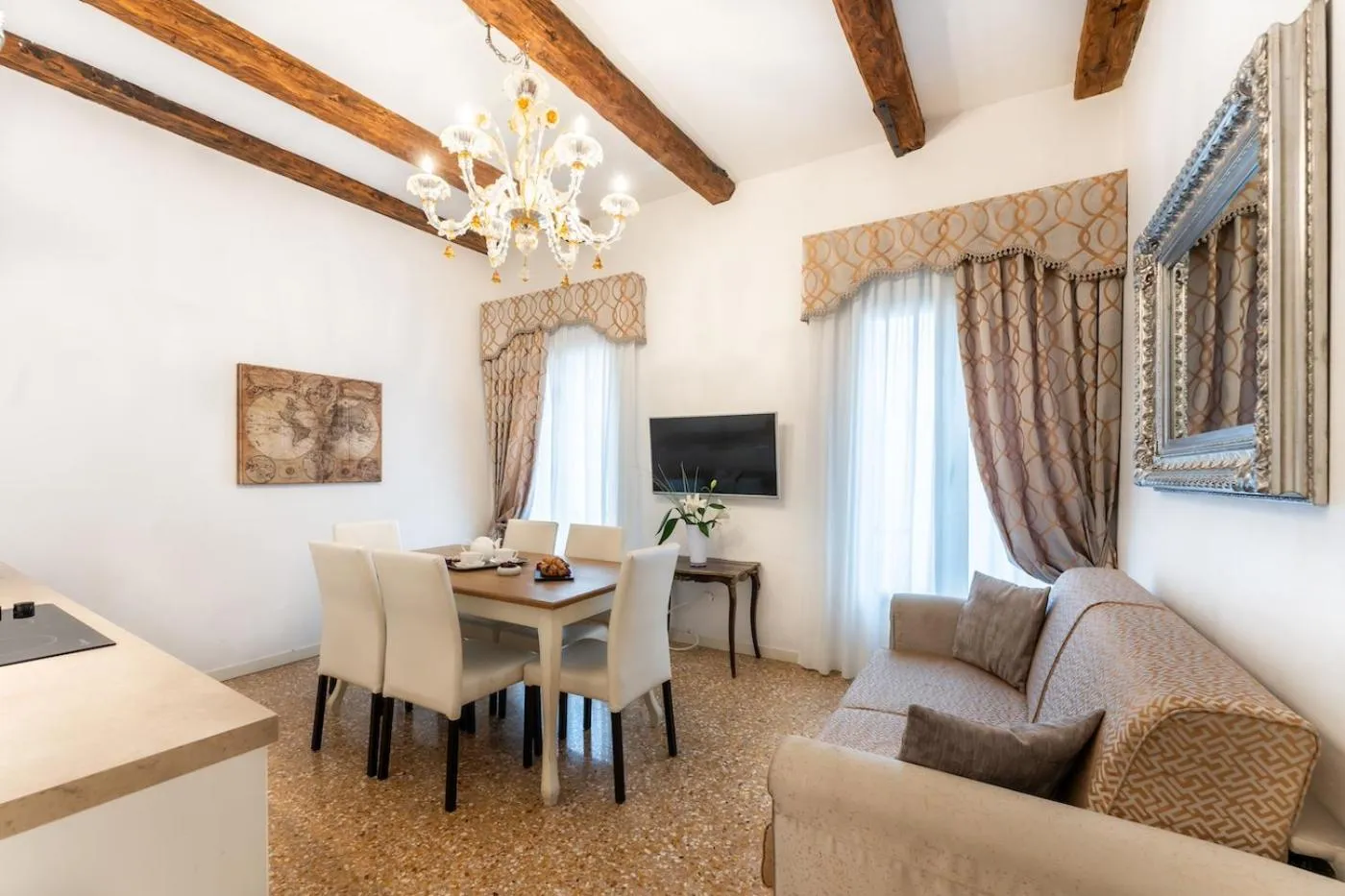 Living room in San Teodoro Palace - Luxury Apartments