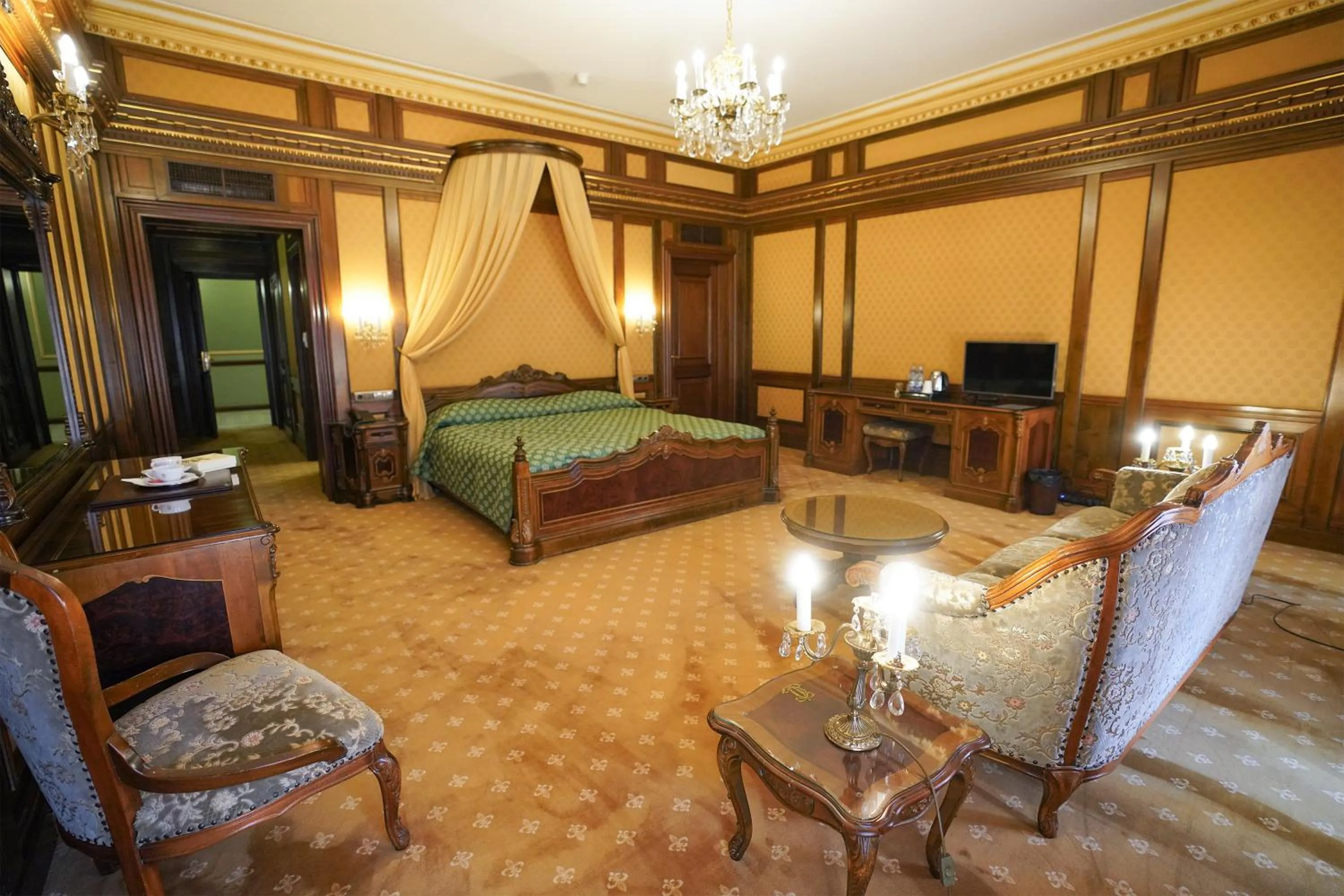 Bed in Hotel Casa Capsa