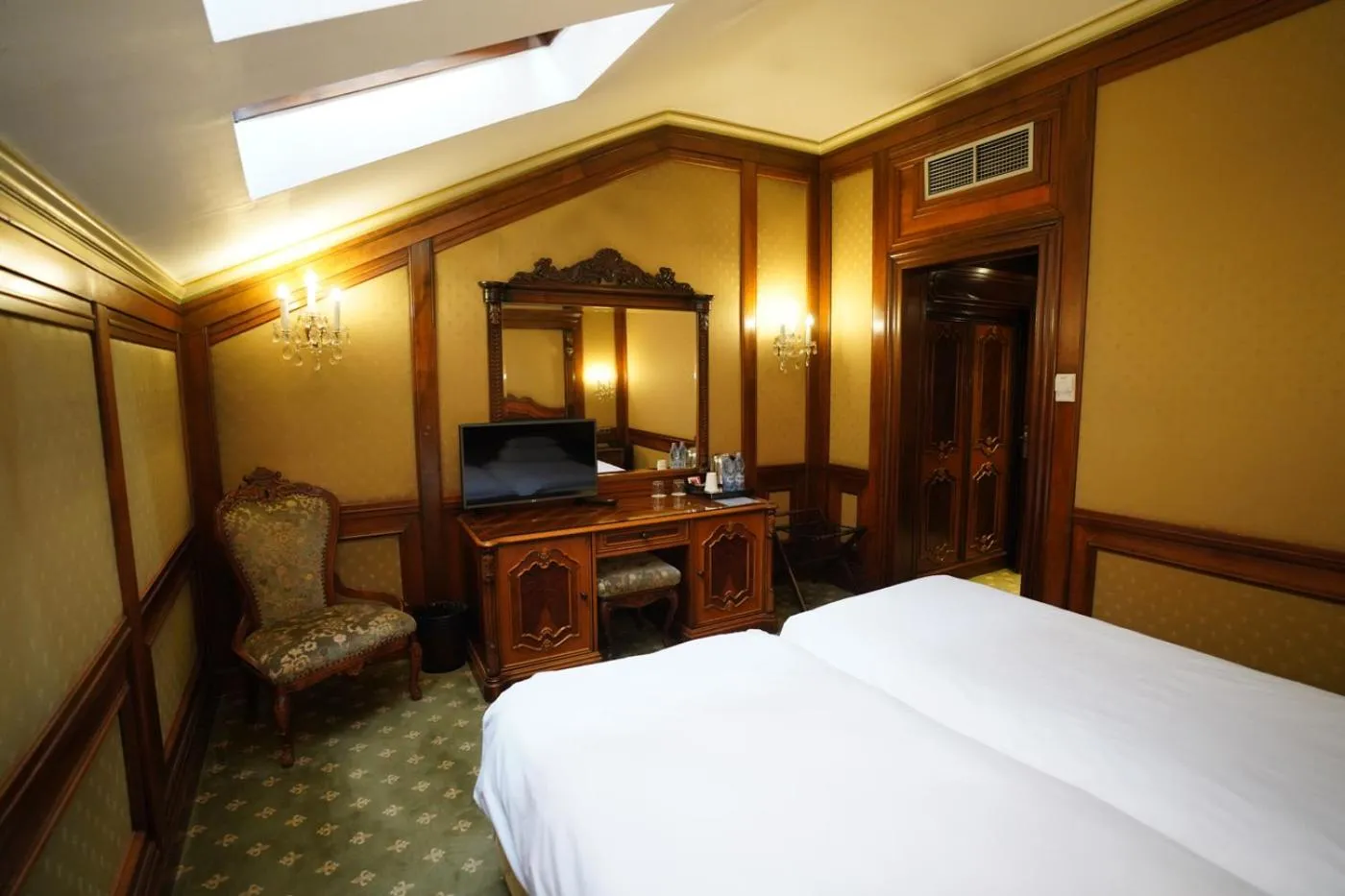 Bed in Hotel Casa Capsa