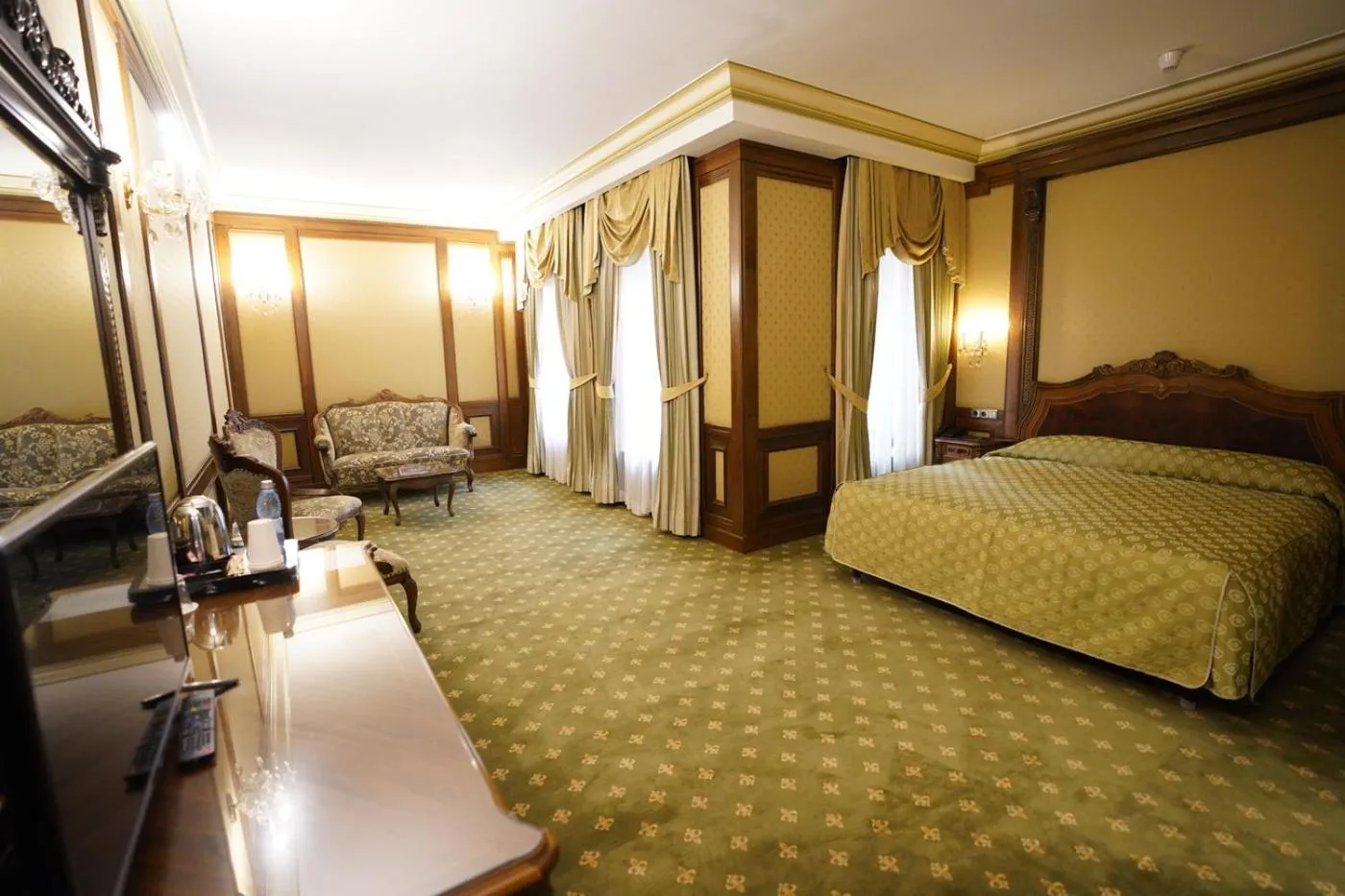 Bed in Hotel Casa Capsa