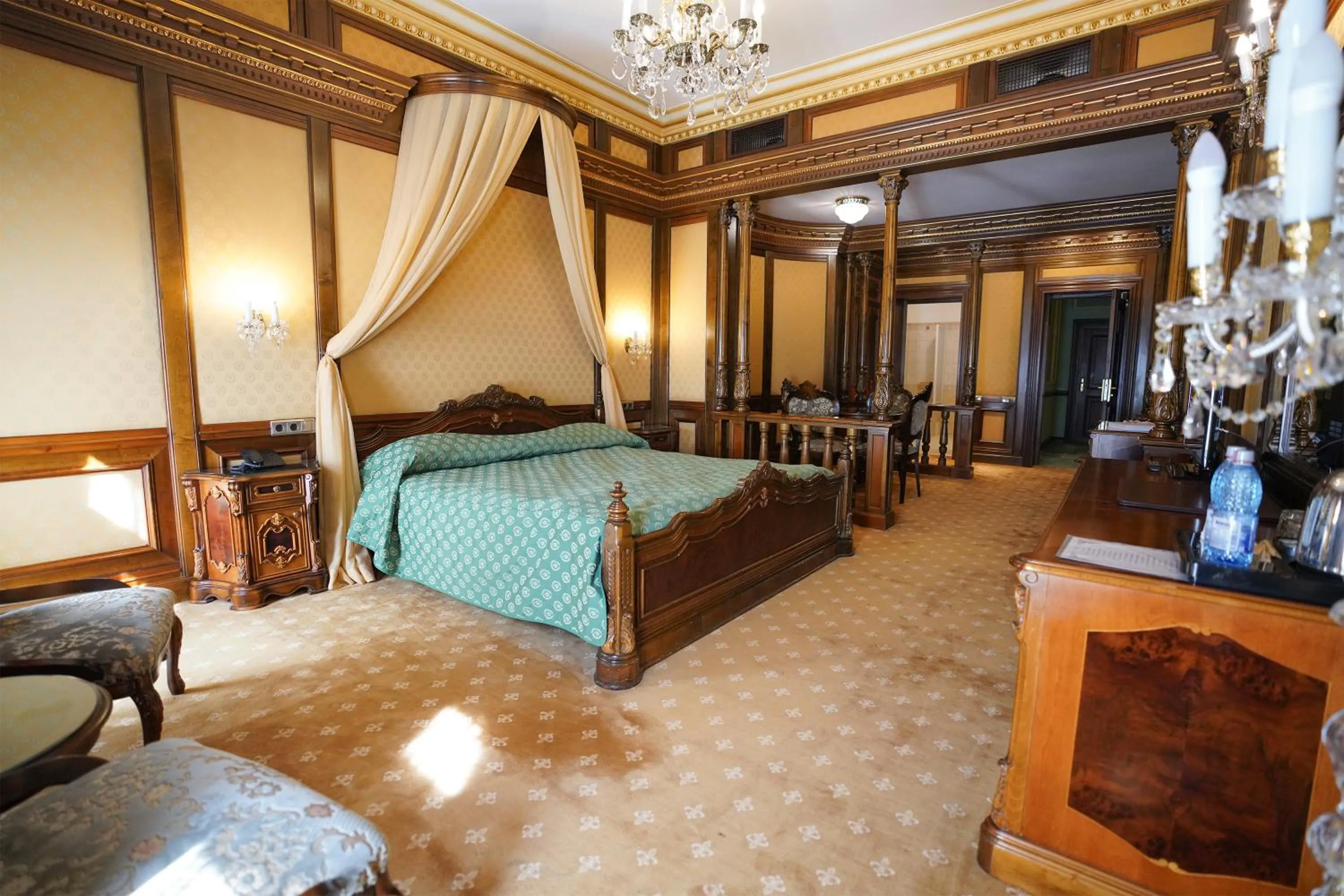 Bed in Hotel Casa Capsa