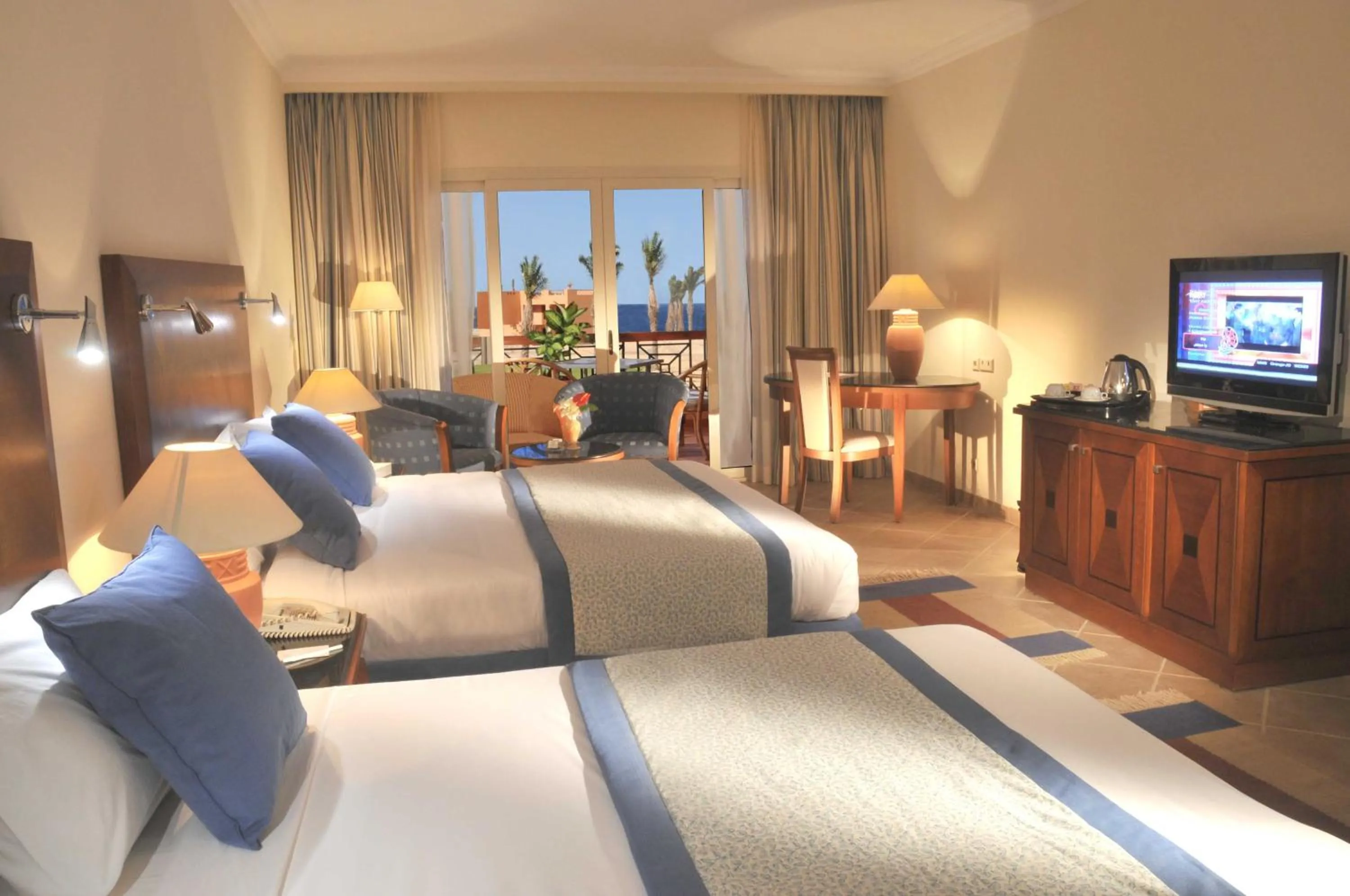 Coffee/tea facilities, Bed in JAZ Grand Marsa