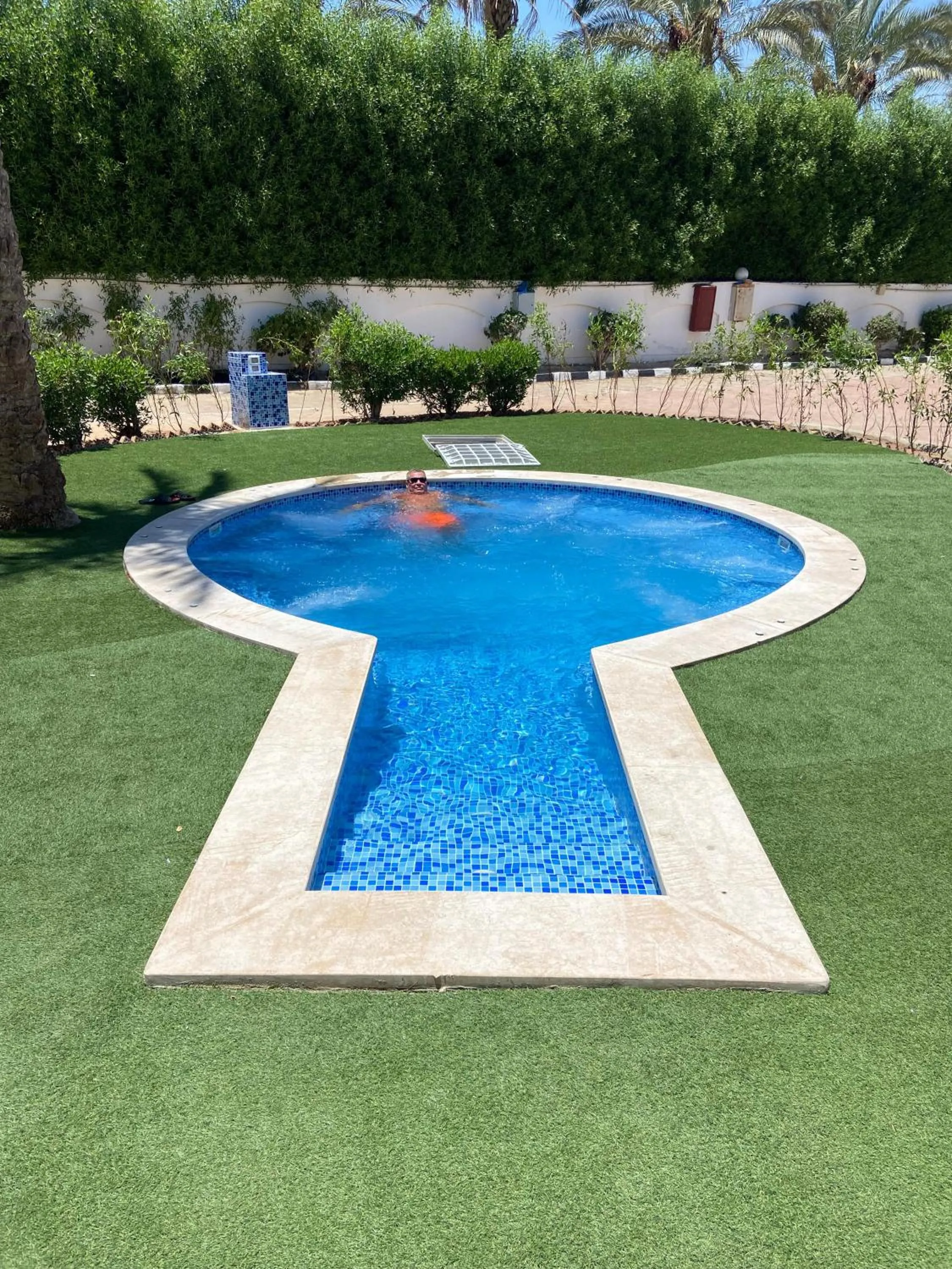 Swimming pool in Dive Inn Resort