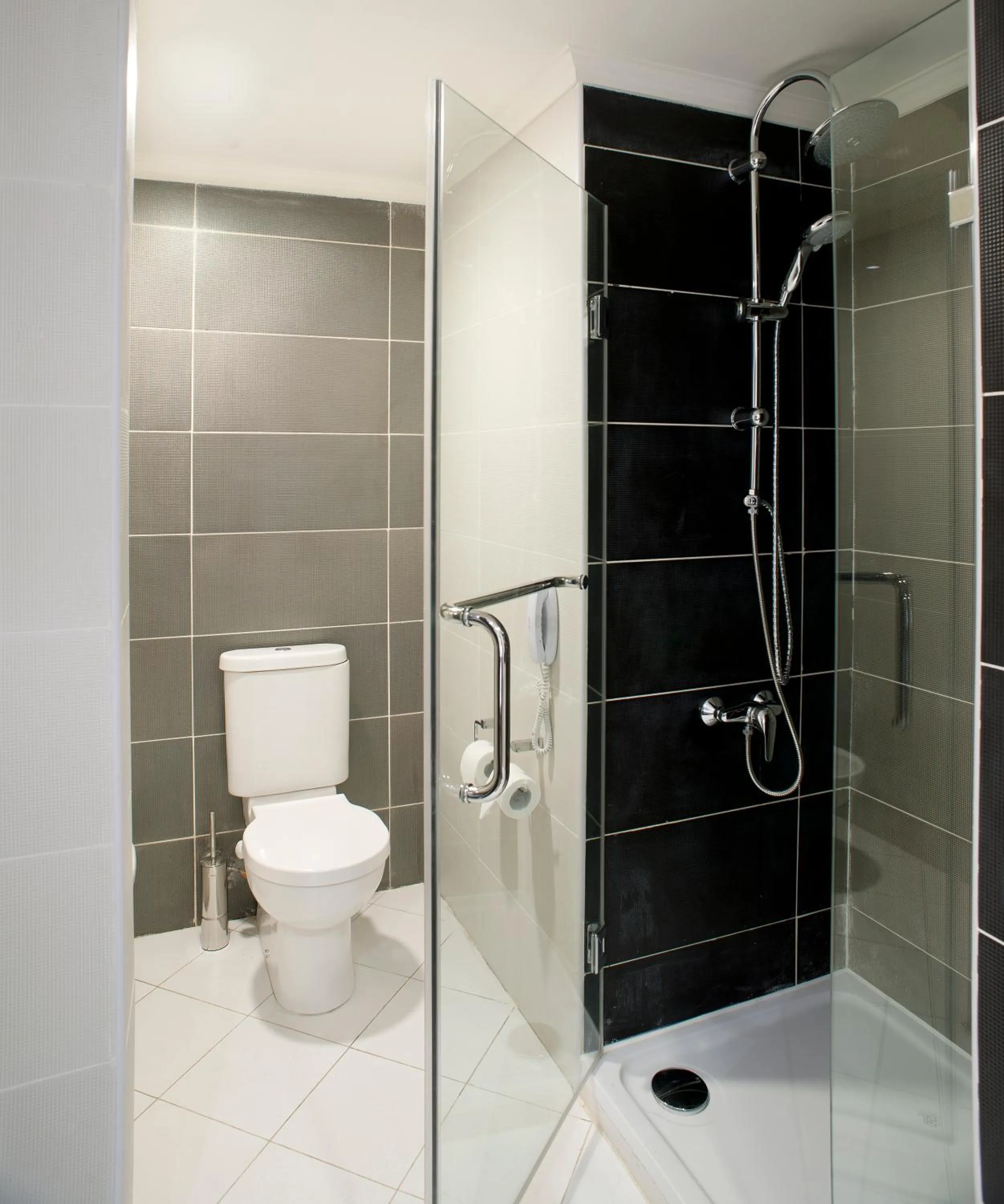 Shower in Barceló Cairo Pyramids