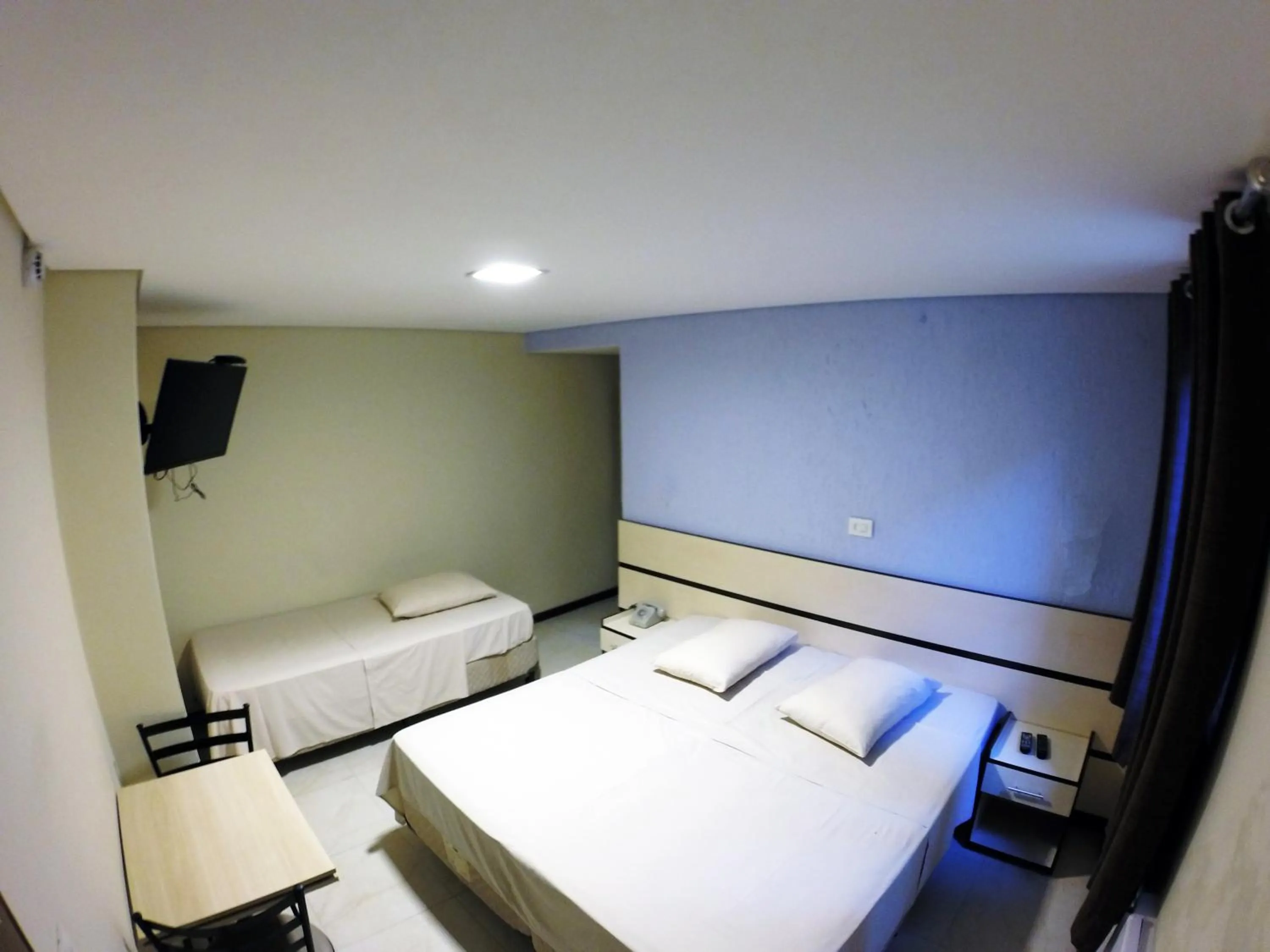 TV and multimedia, Bed in Hotel Brigadeiro