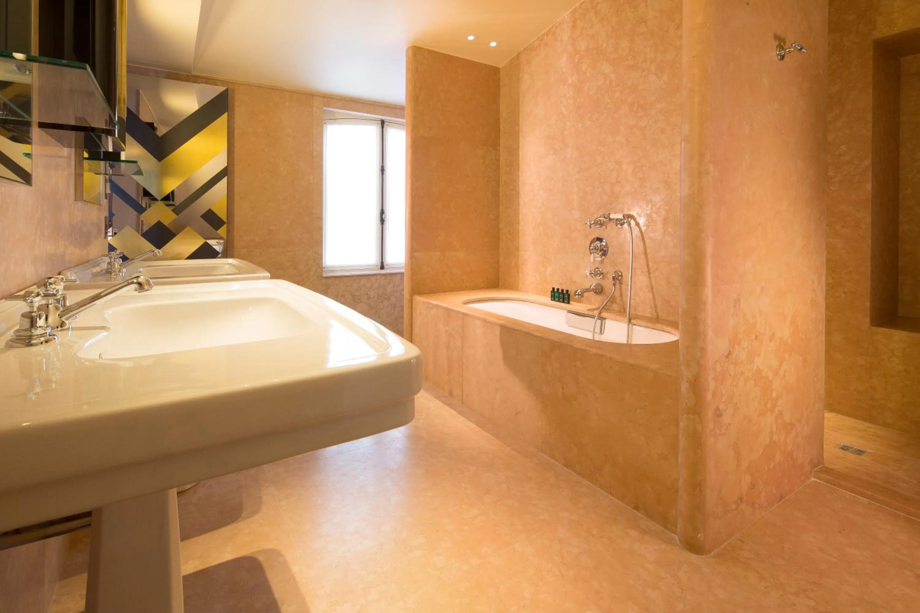 Bathroom in Hôtel Saint-Marc