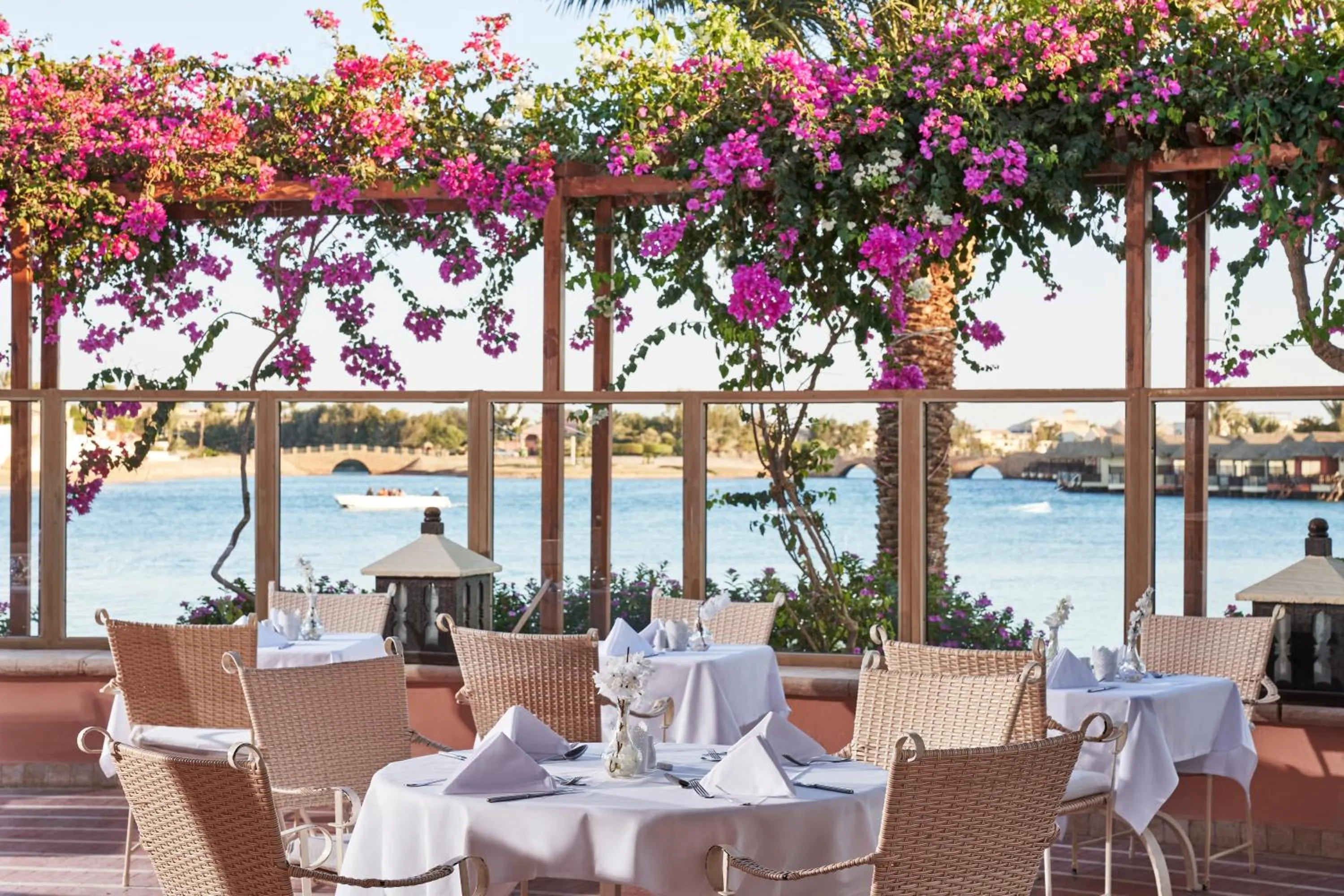 Restaurant/places to eat in Hotel Sultan Bey Resort