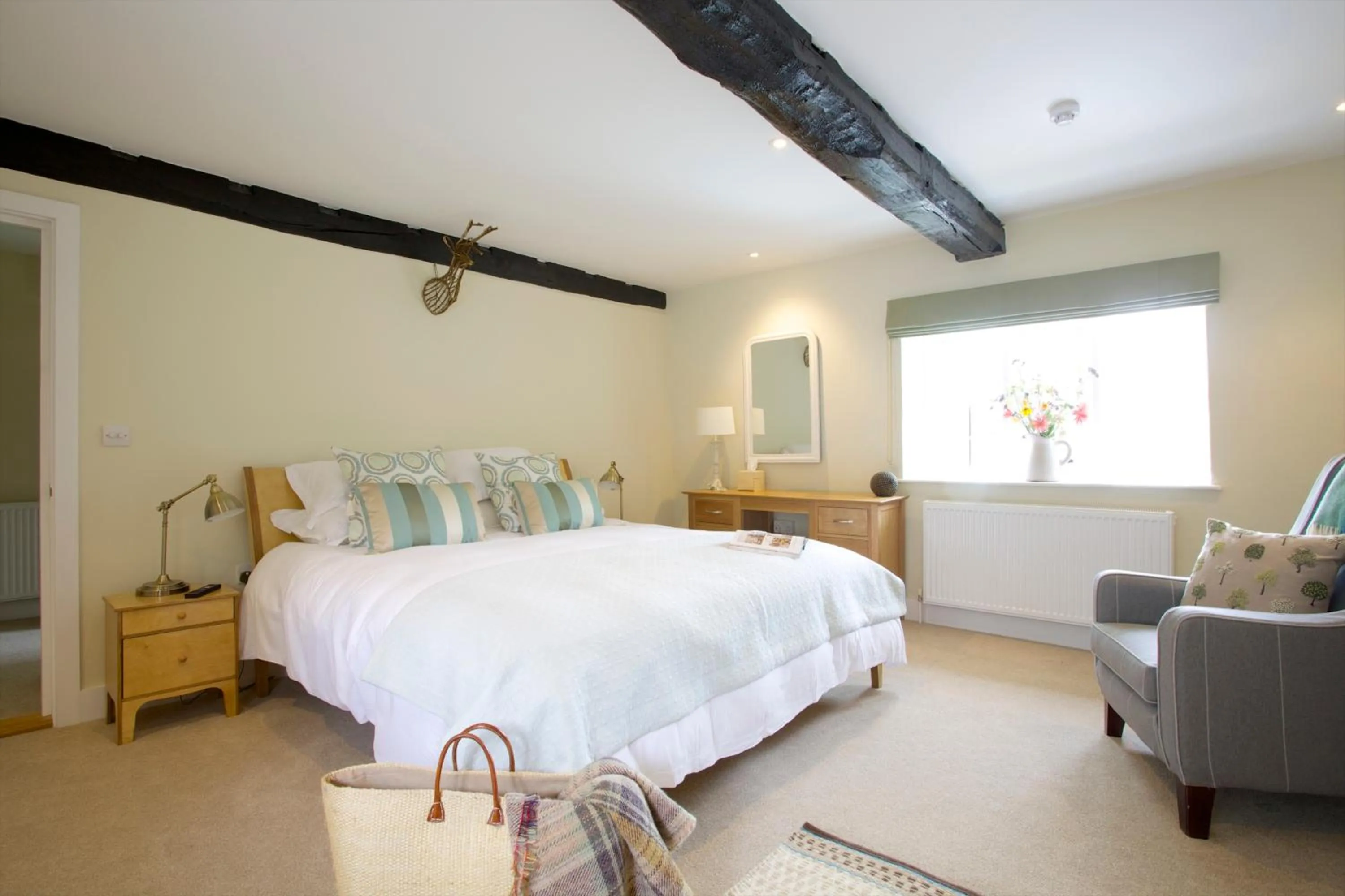 Photo of the whole room, Bed in The Royal Oak