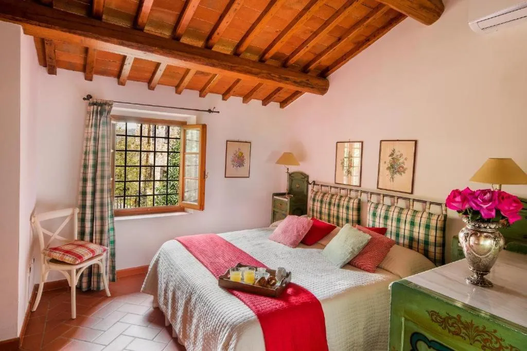Bed in Castello di Cafaggio