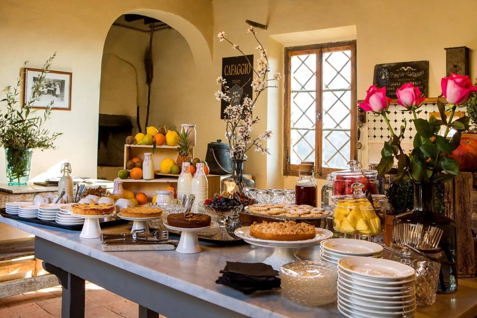 Buffet breakfast in Castello di Cafaggio