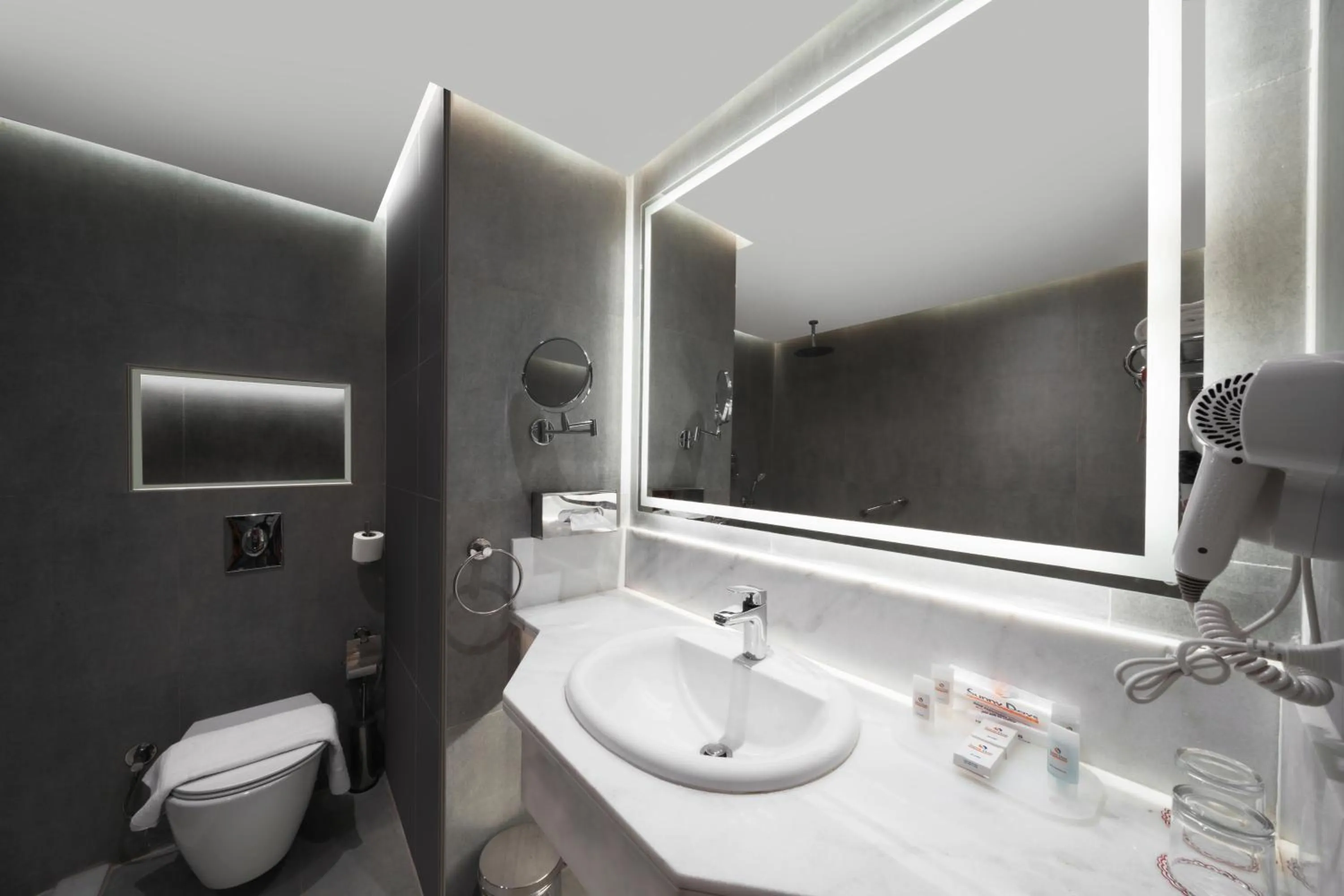 Bathroom in Sunny Days El Palacio Resort & Spa