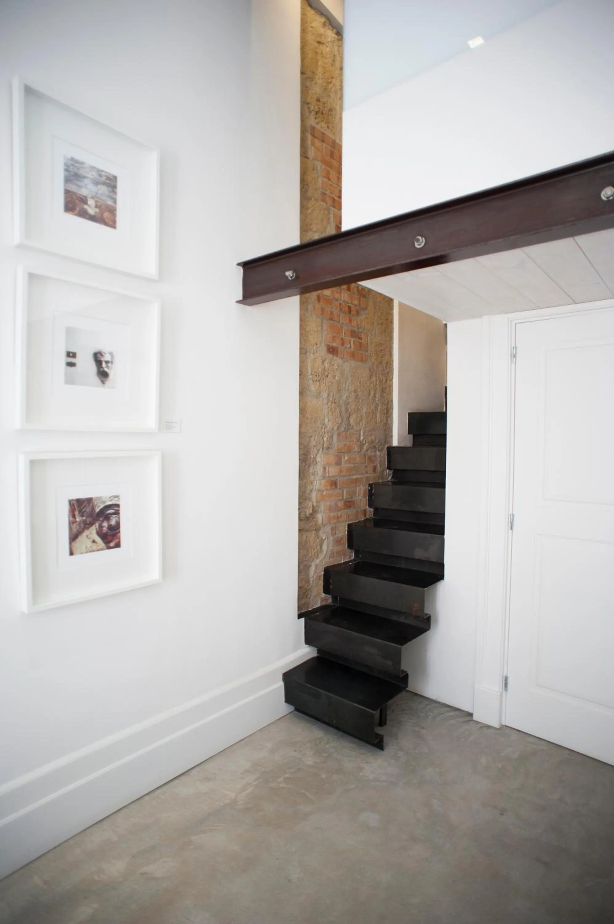 Photo of the whole room in Belledonne Suite & Gallery