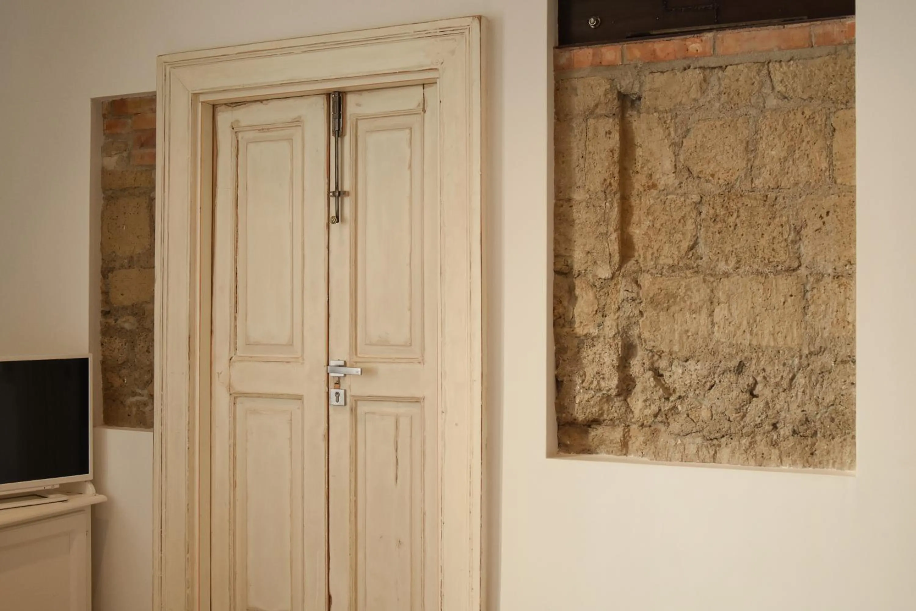 Photo of the whole room in Belledonne Suite & Gallery