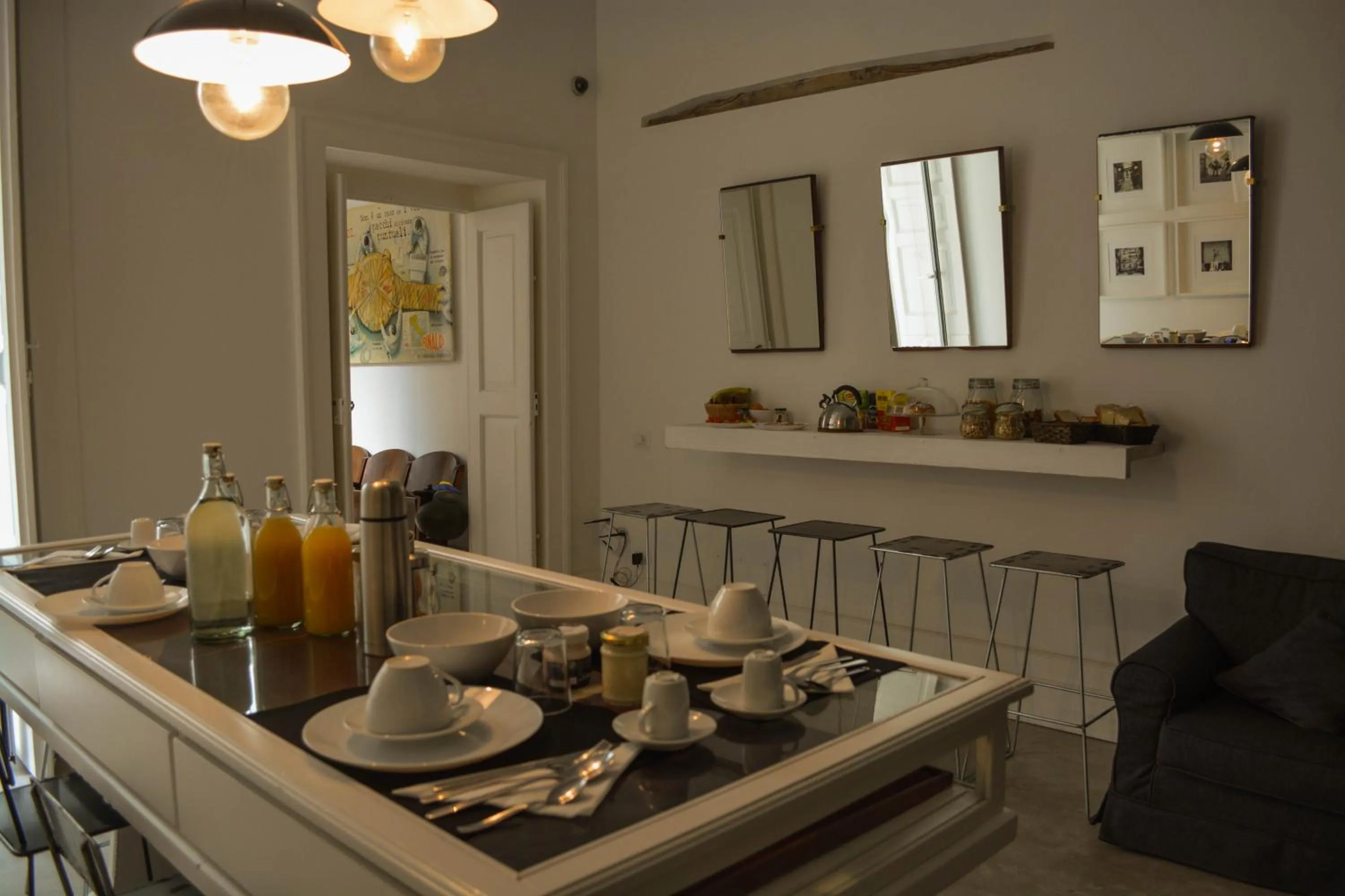 Decorative detail in Belledonne Suite & Gallery