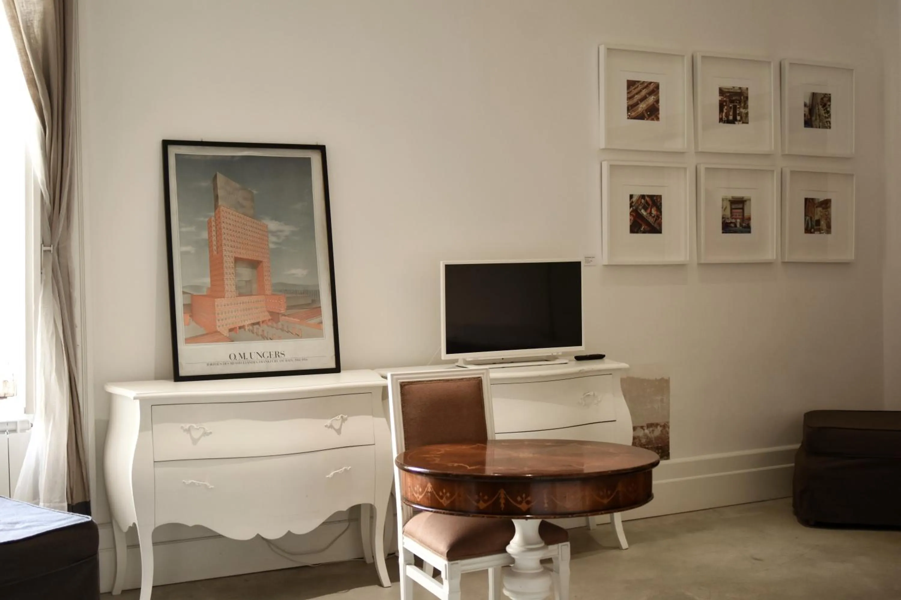 Photo of the whole room in Belledonne Suite & Gallery