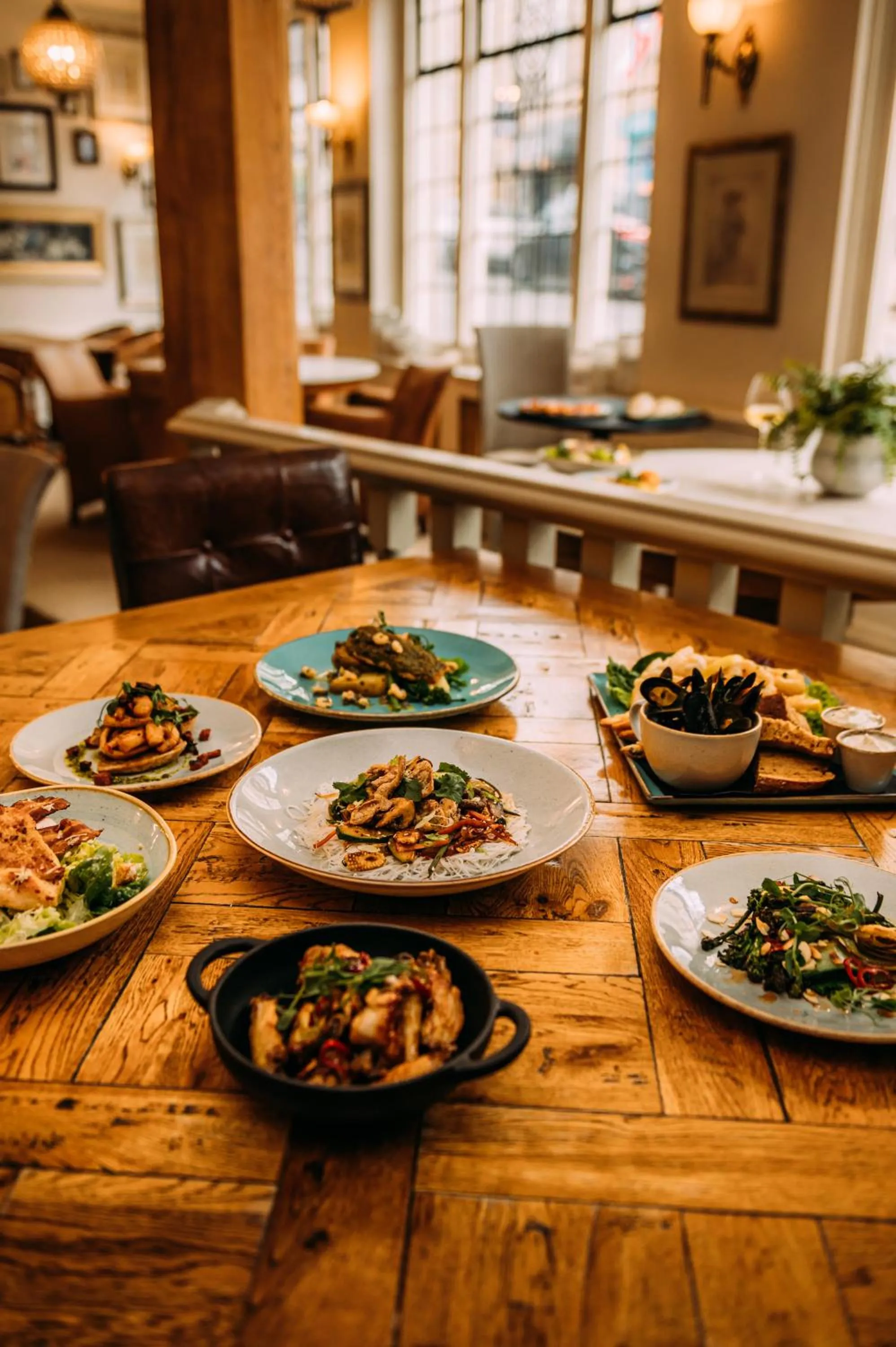 Restaurant/places to eat in The Royal Hotel