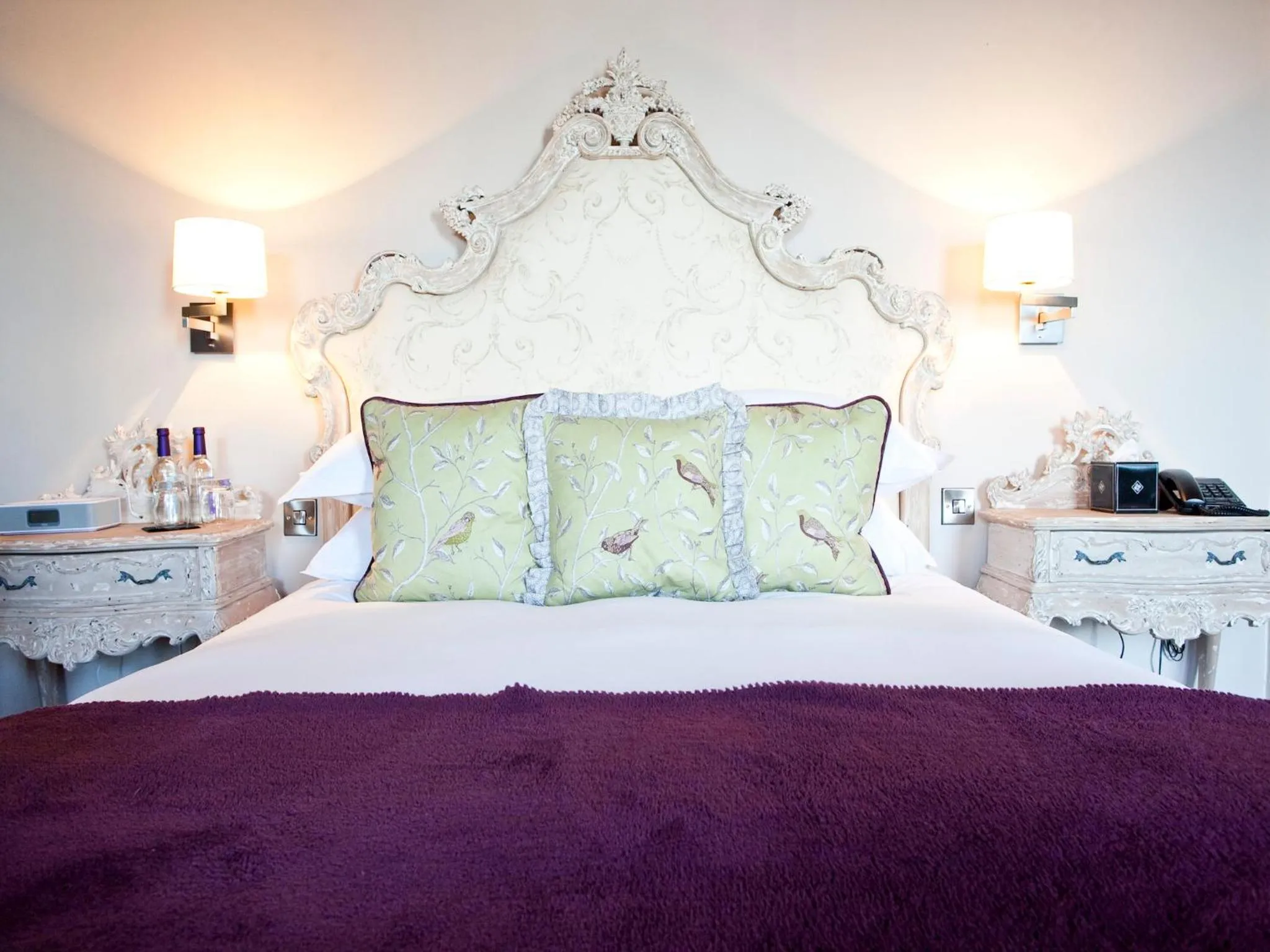 Bedroom, Bed in The Royal Hotel