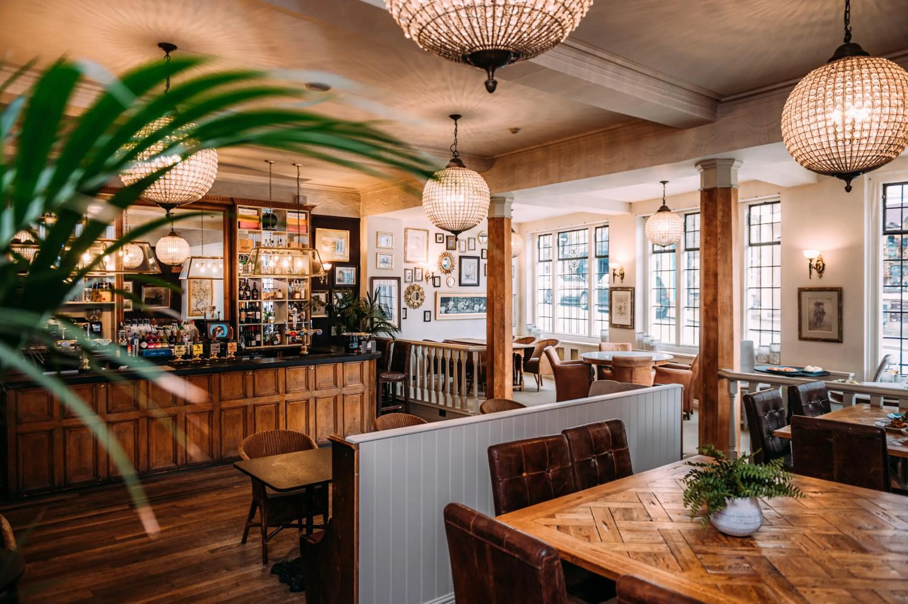 Restaurant/places to eat in The Royal Hotel