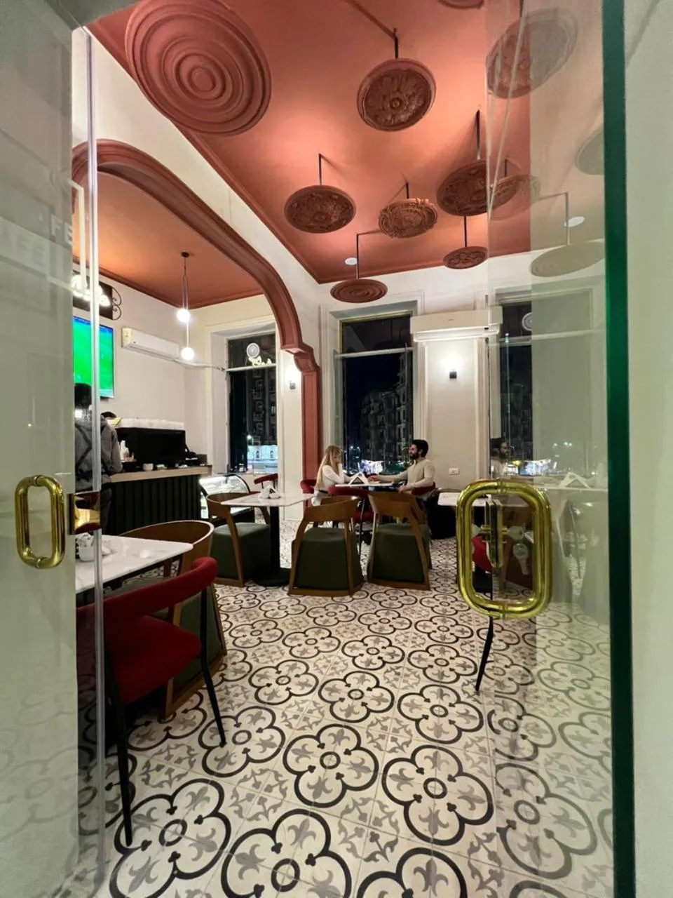 Restaurant/places to eat in Cairo Inn