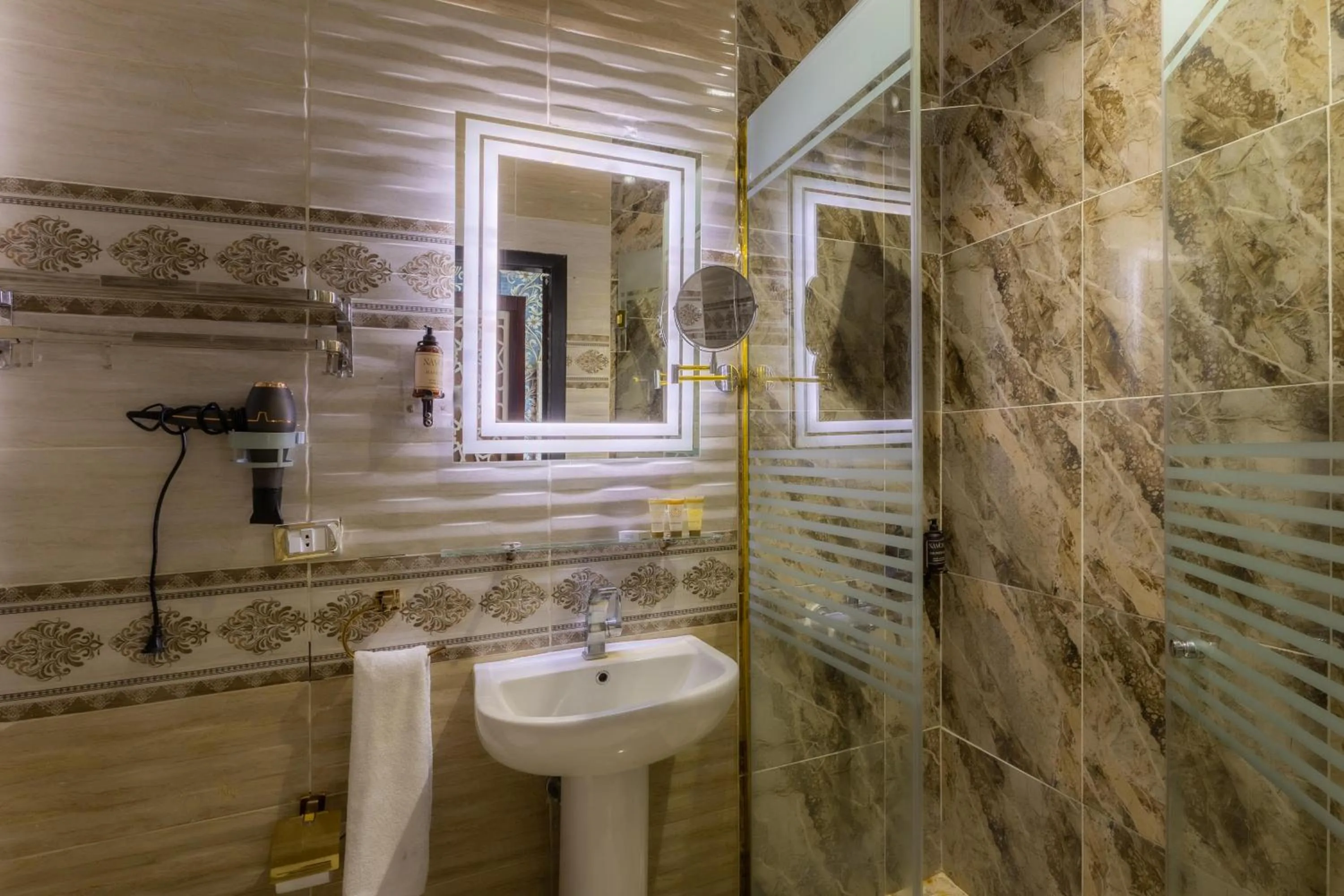 Bathroom in Cairo Inn