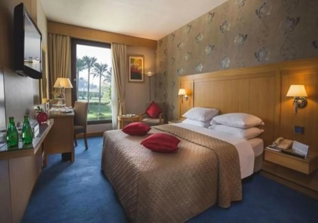 Bedroom, Bed in Le Passage Cairo Hotel & Casino