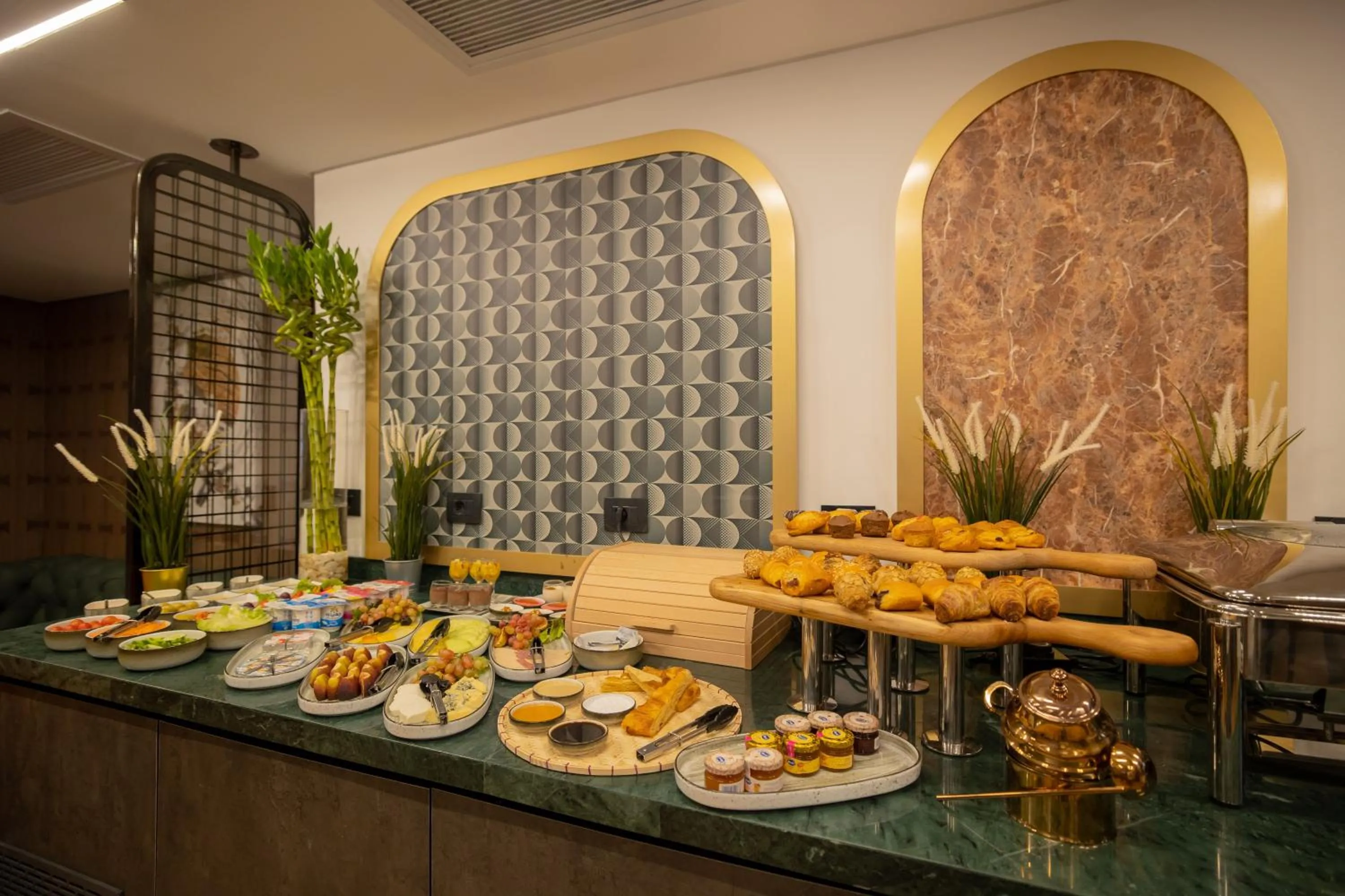 Lounge or bar in Le Passage Cairo Hotel & Casino