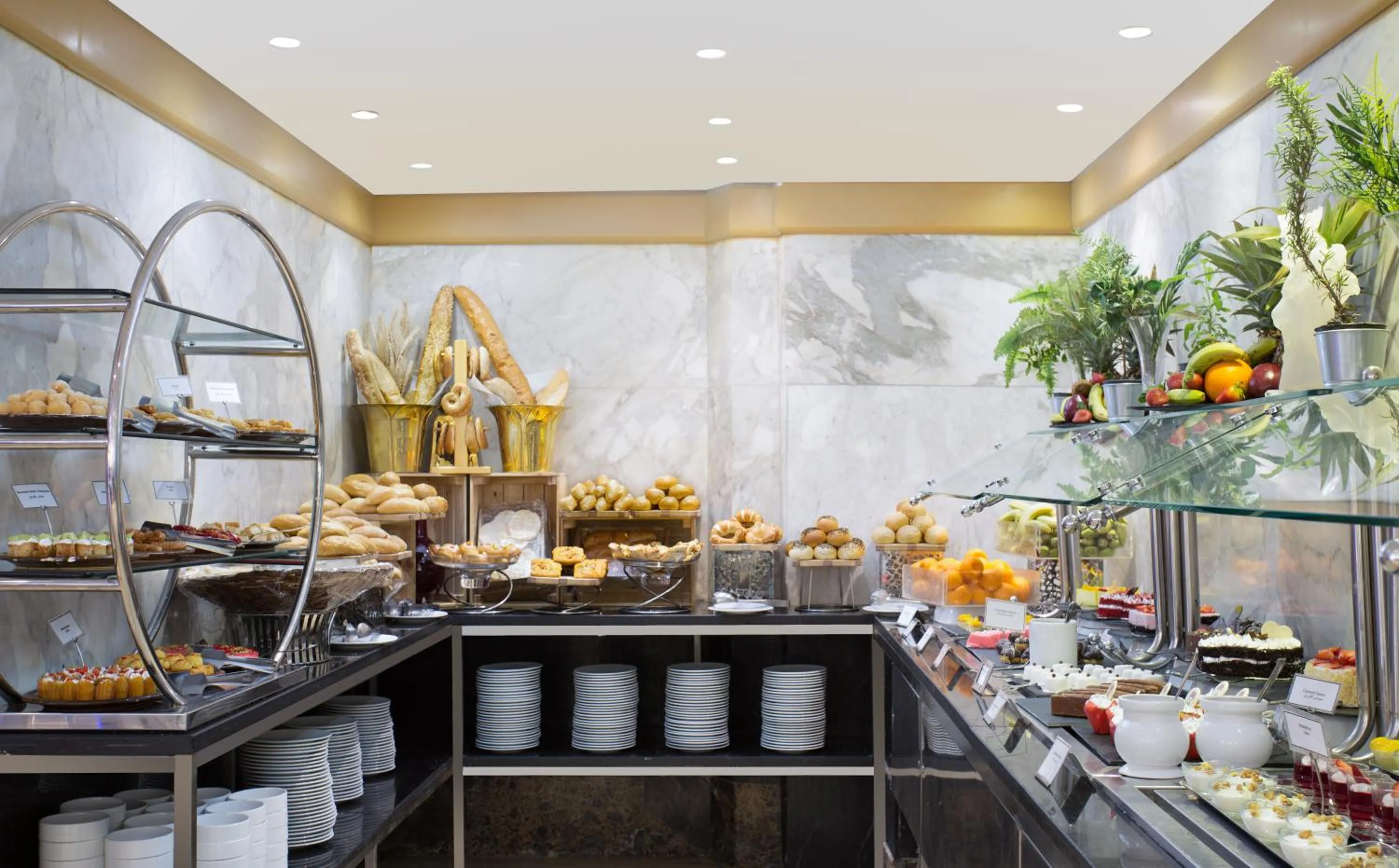 Restaurant/places to eat in Le Passage Cairo Hotel & Casino