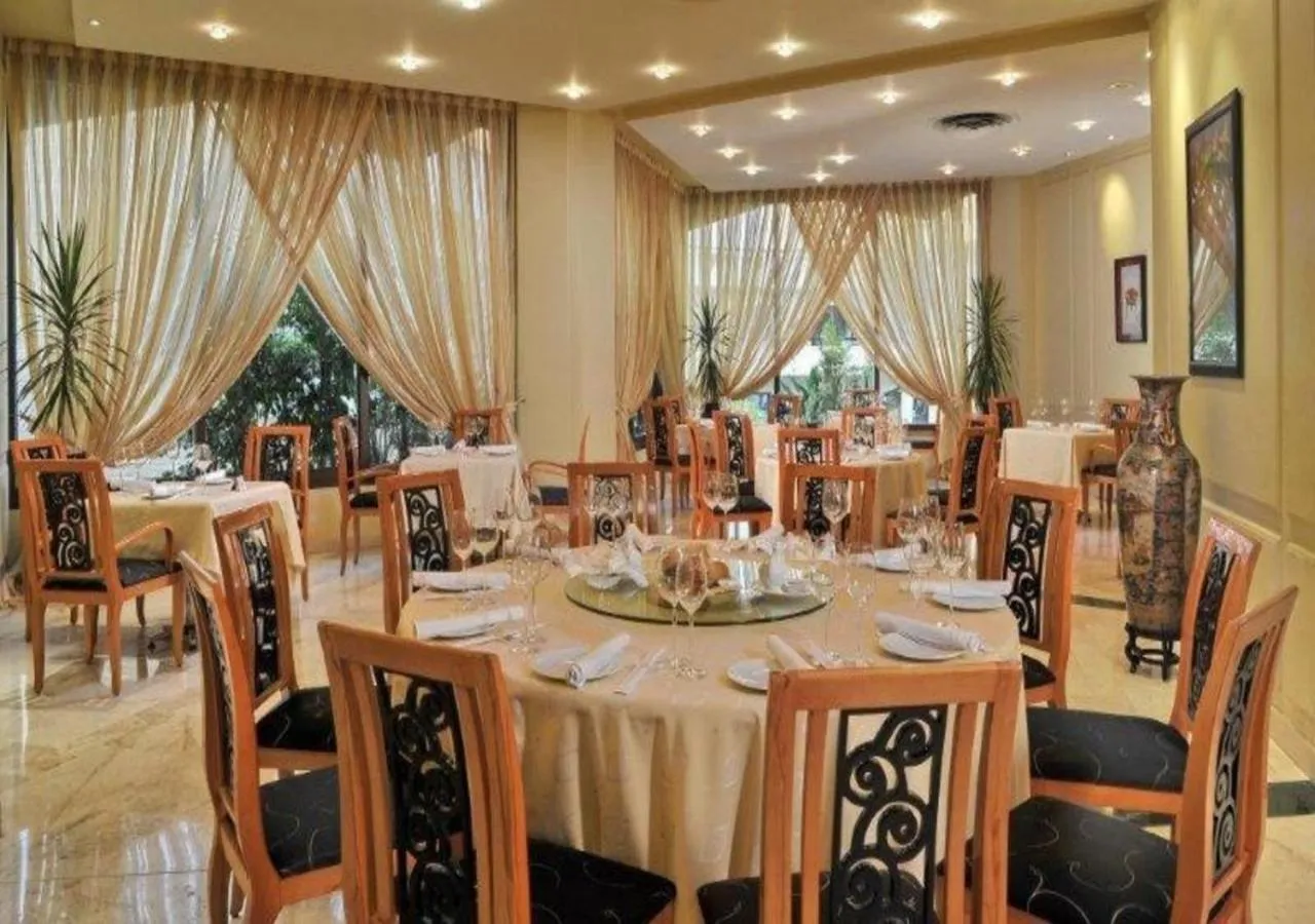 Restaurant/places to eat in Le Passage Cairo Hotel & Casino