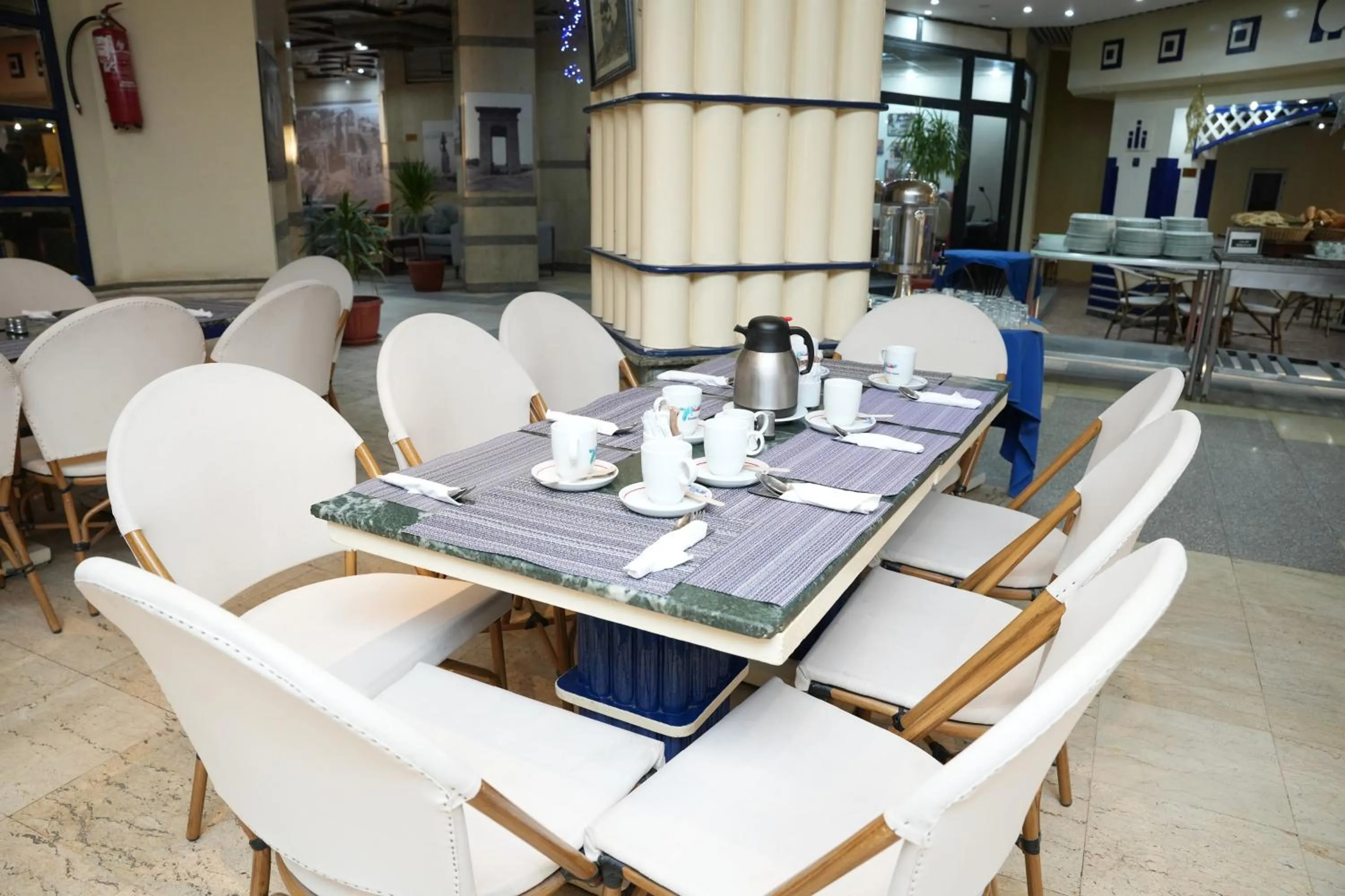 Restaurant/places to eat in Gaddis Hotel, Suites and Apartments