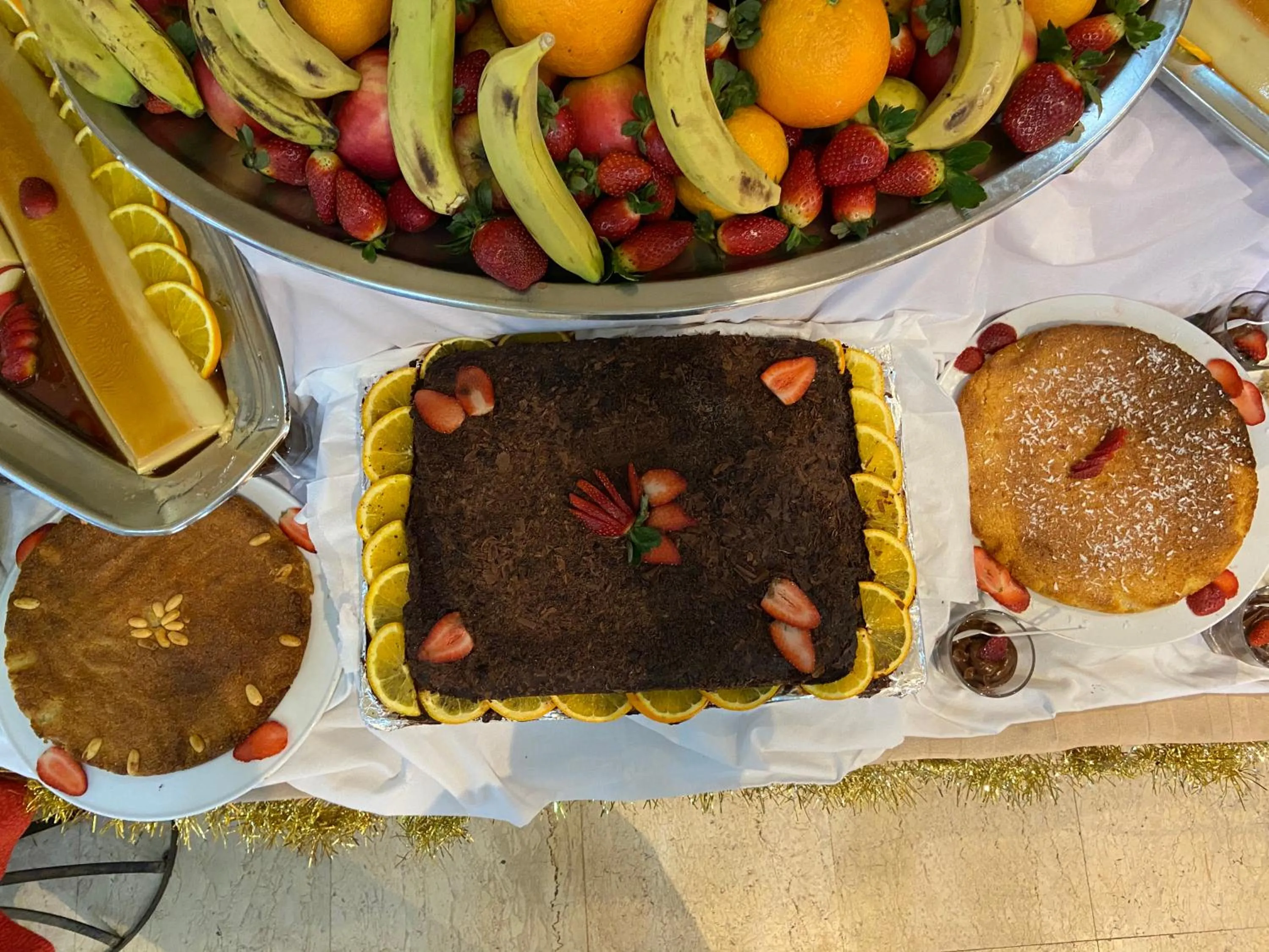 Food in Gaddis Hotel, Suites and Apartments