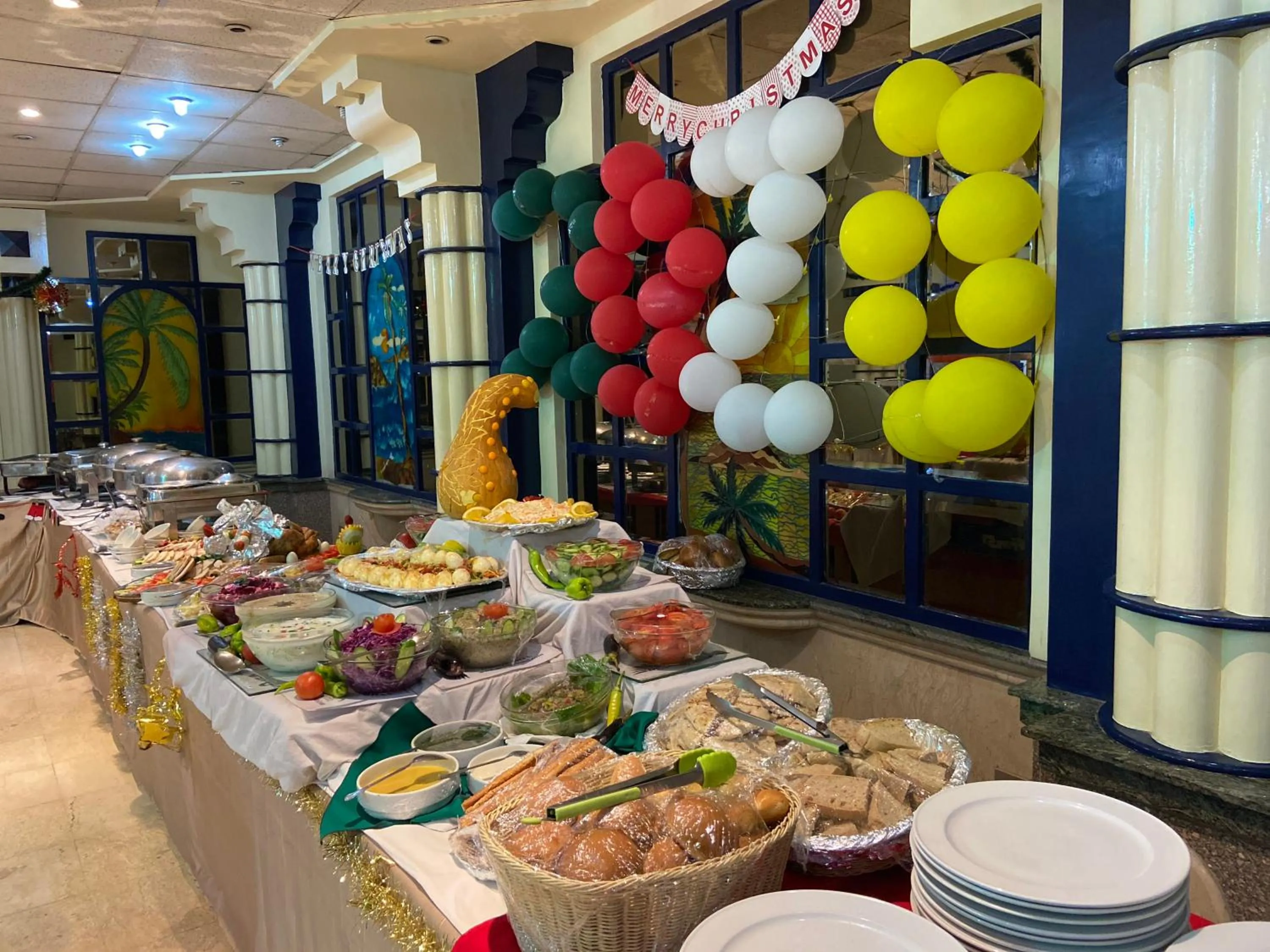 Food in Gaddis Hotel, Suites and Apartments