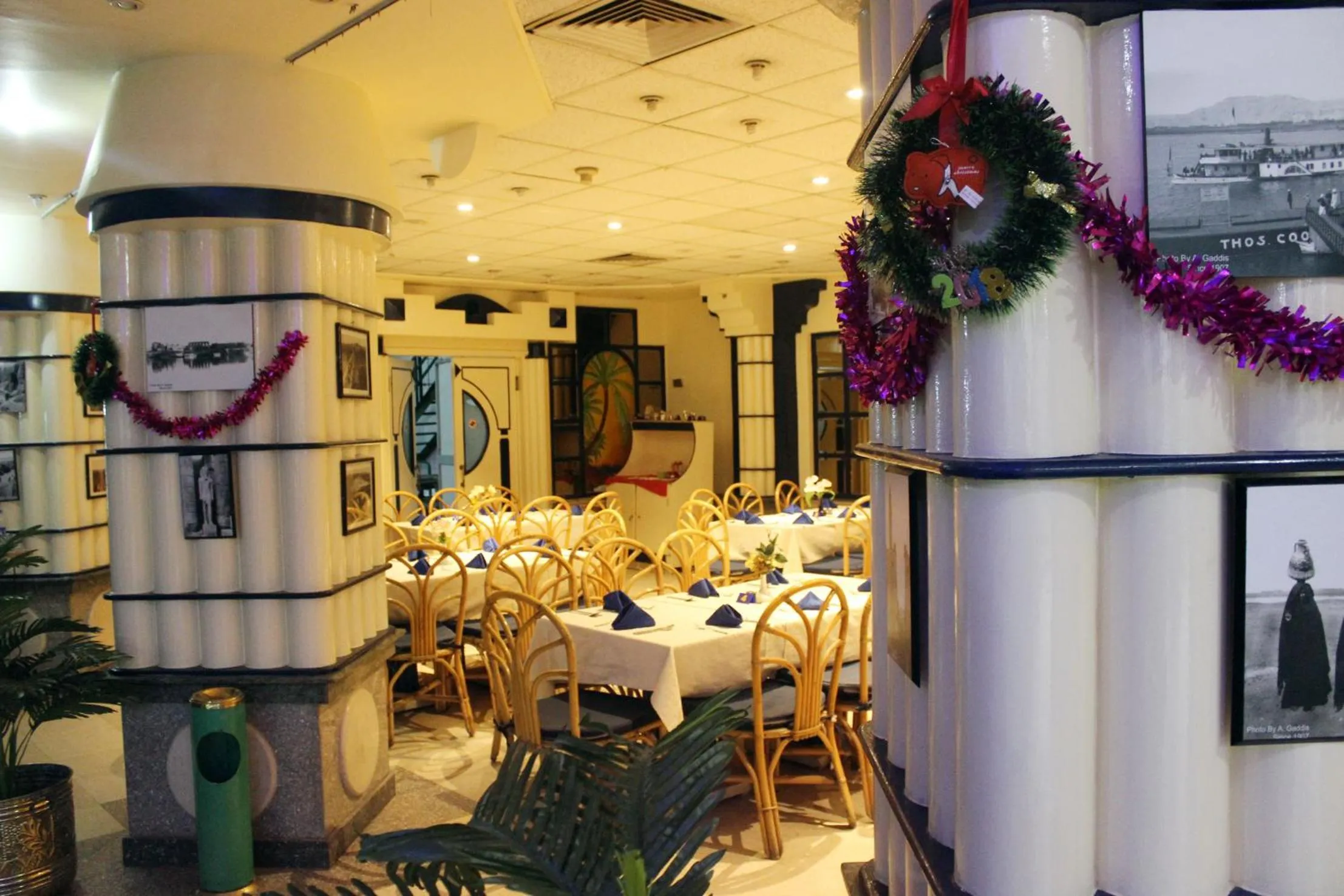 Restaurant/places to eat in Gaddis Hotel, Suites and Apartments