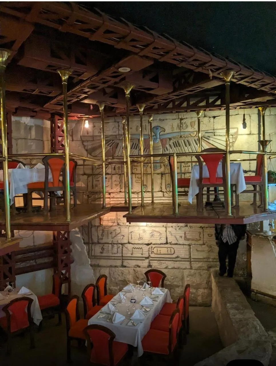 Restaurant/places to eat in Gaddis Hotel, Suites and Apartments