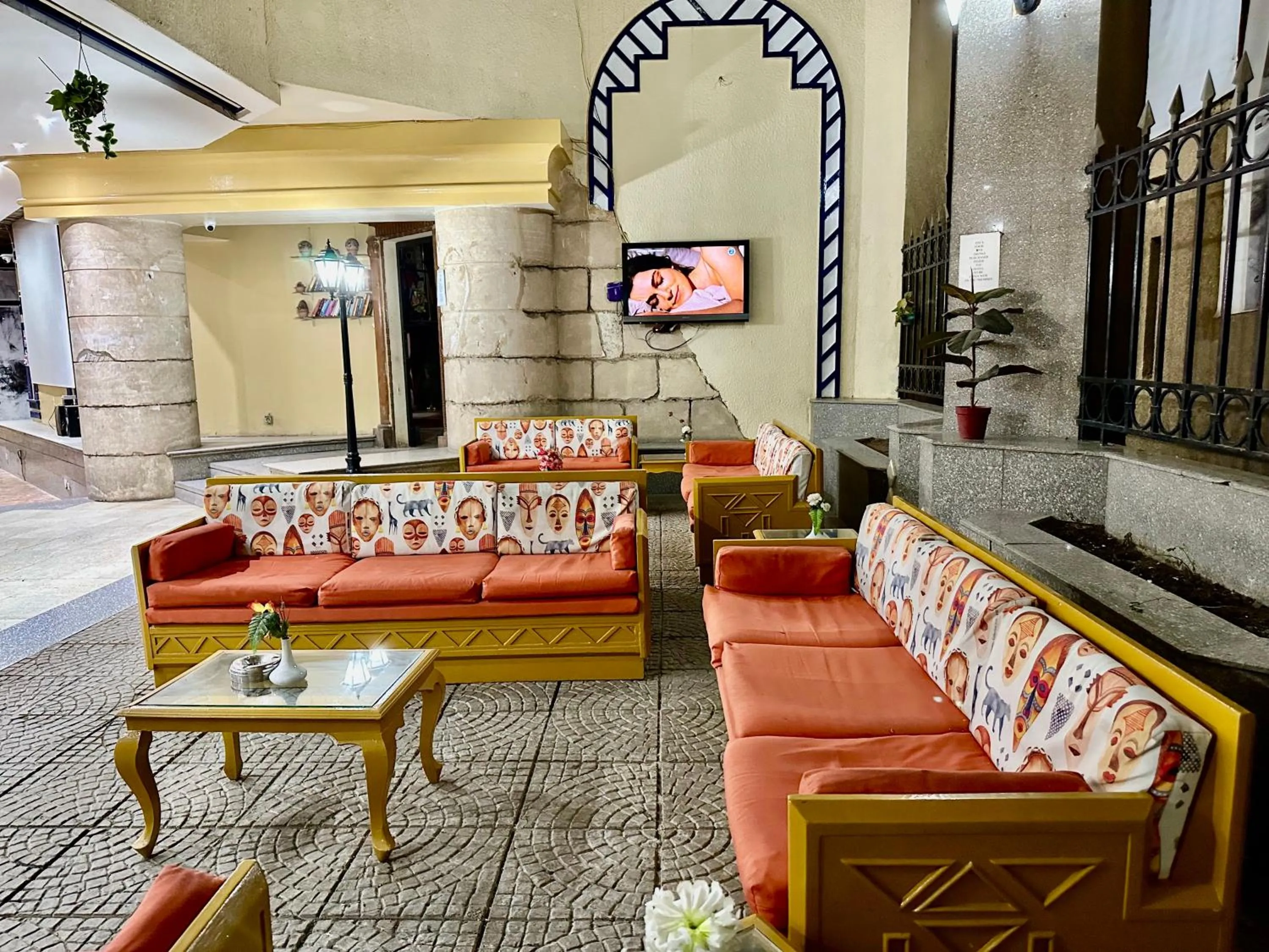 Lounge or bar in Gaddis Hotel, Suites and Apartments