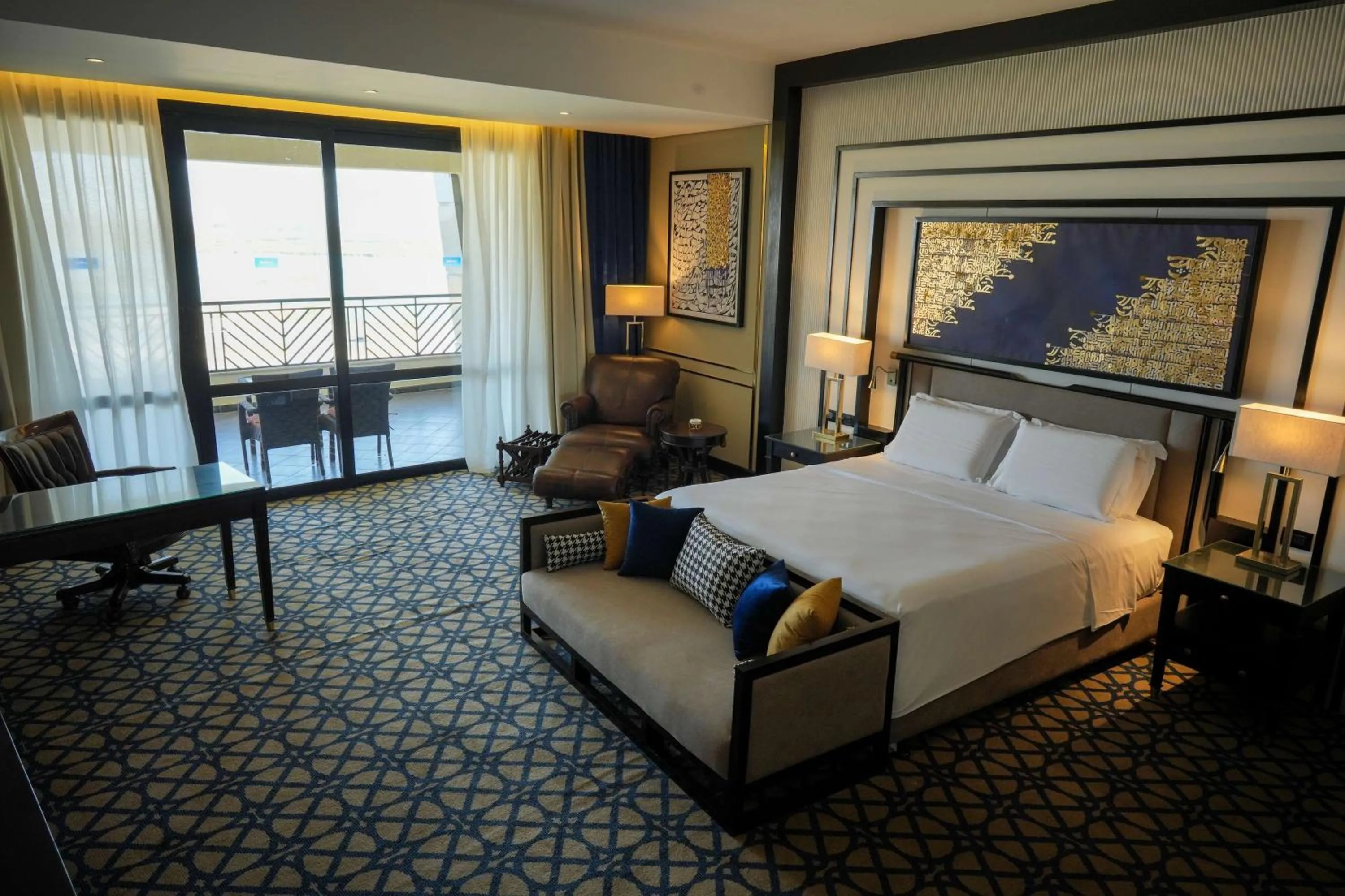 Photo of the whole room, Bed in Radisson Blu Hotel & Convention Center, Alexandria