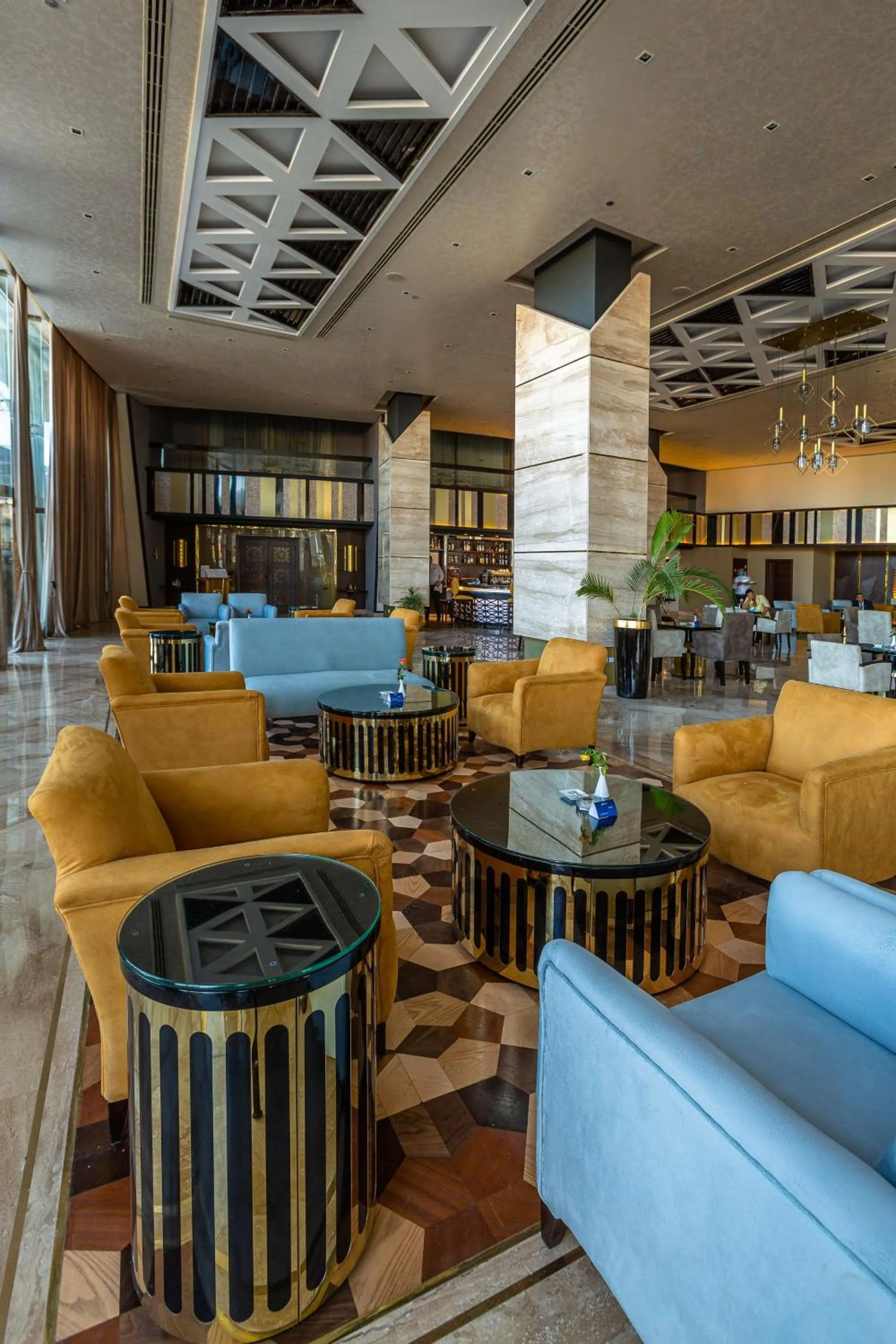 Lounge or bar in Radisson Blu Hotel & Convention Center, Alexandria