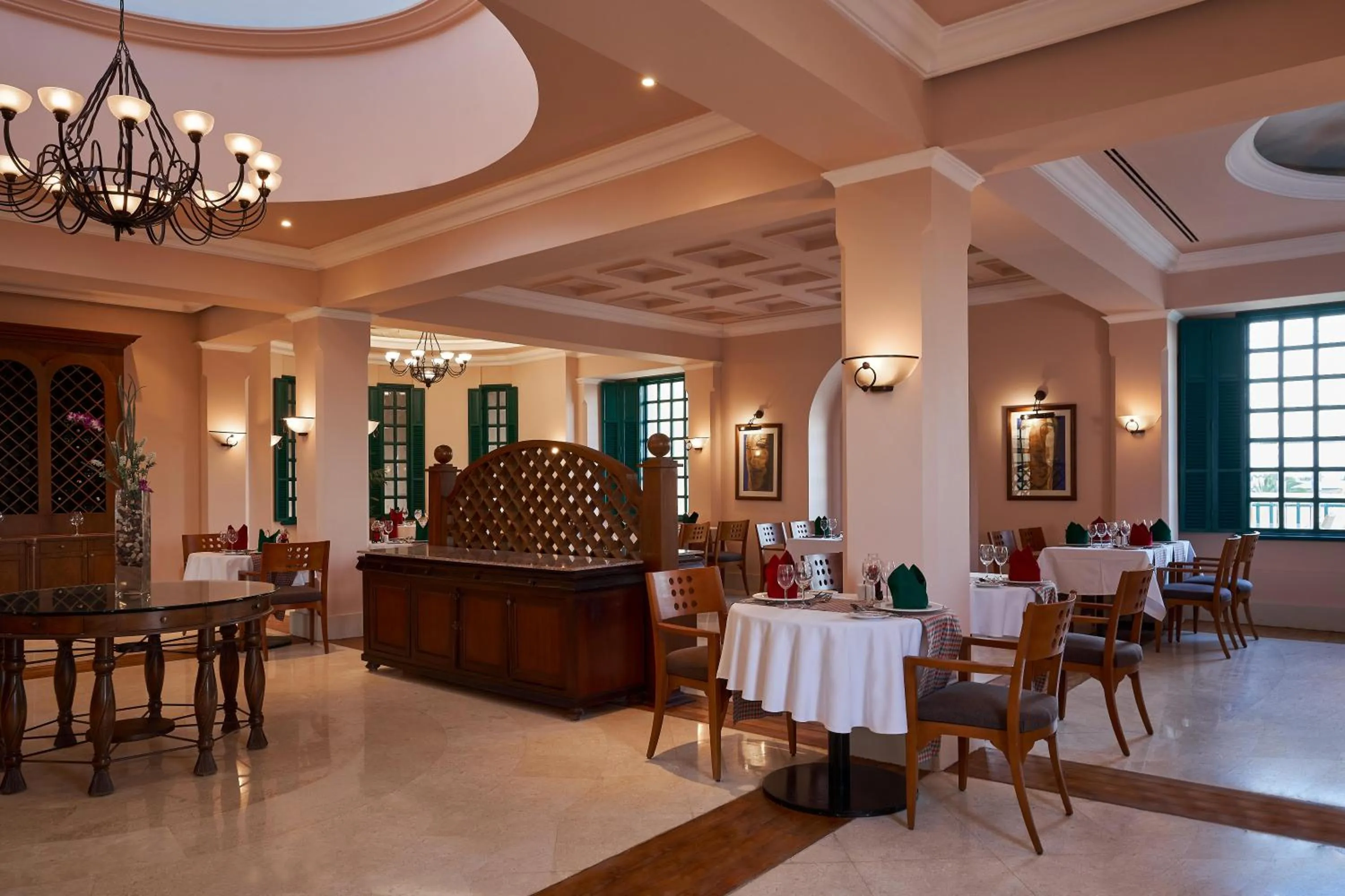 Restaurant/places to eat in The Bayview Taba Heights Resort