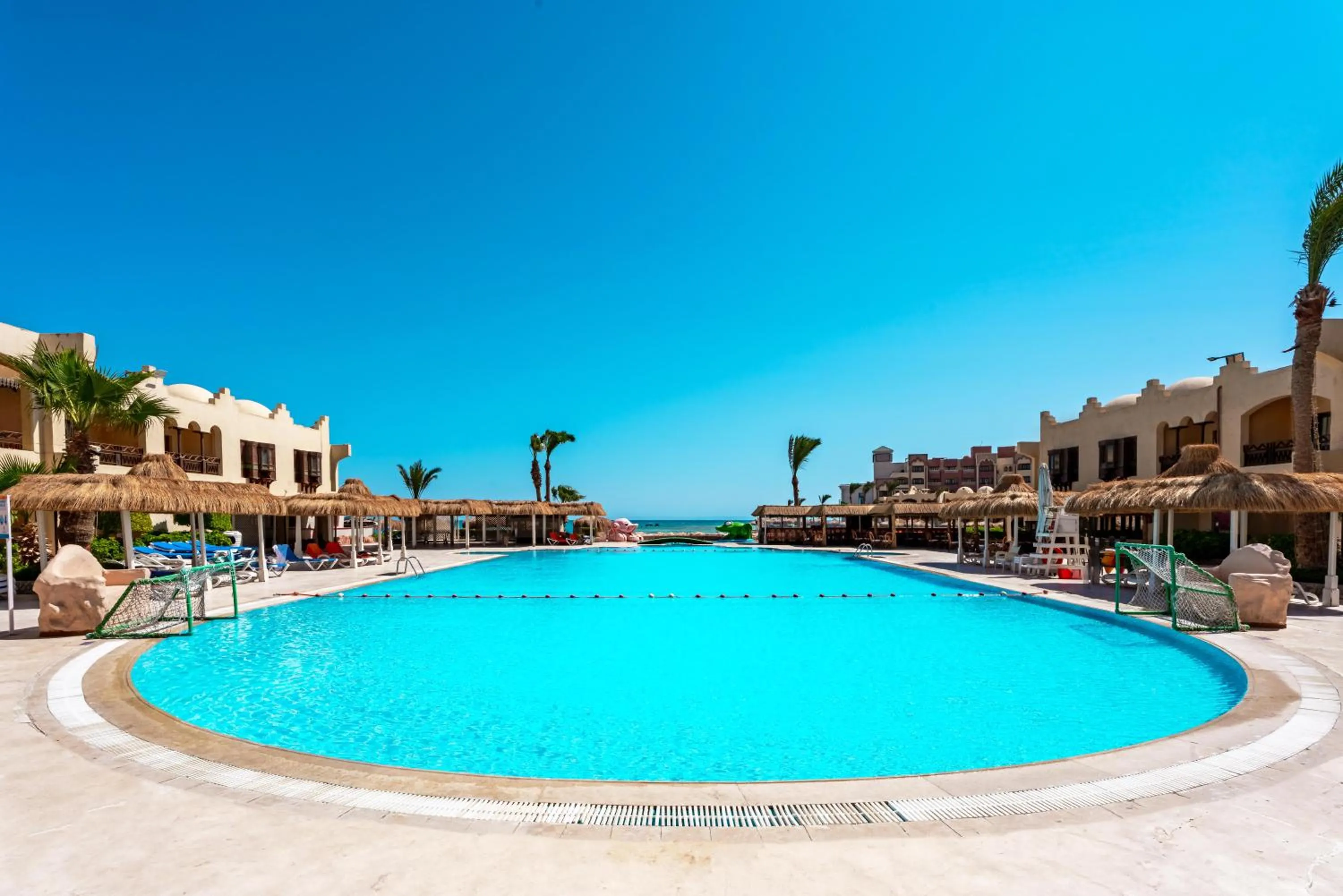 Swimming pool in Sunny Days Palma De Mirette Resort & Spa