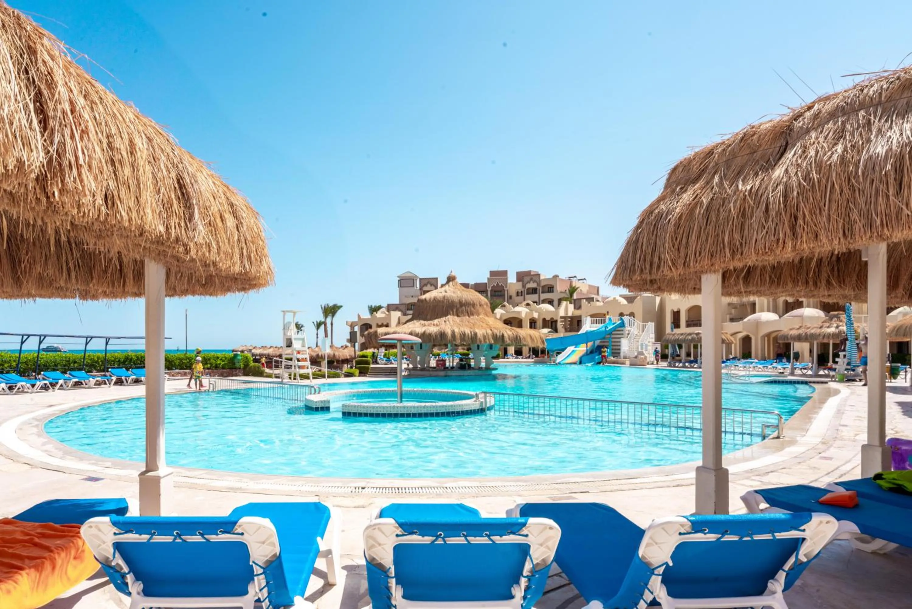 Swimming pool in Sunny Days Palma De Mirette Resort & Spa