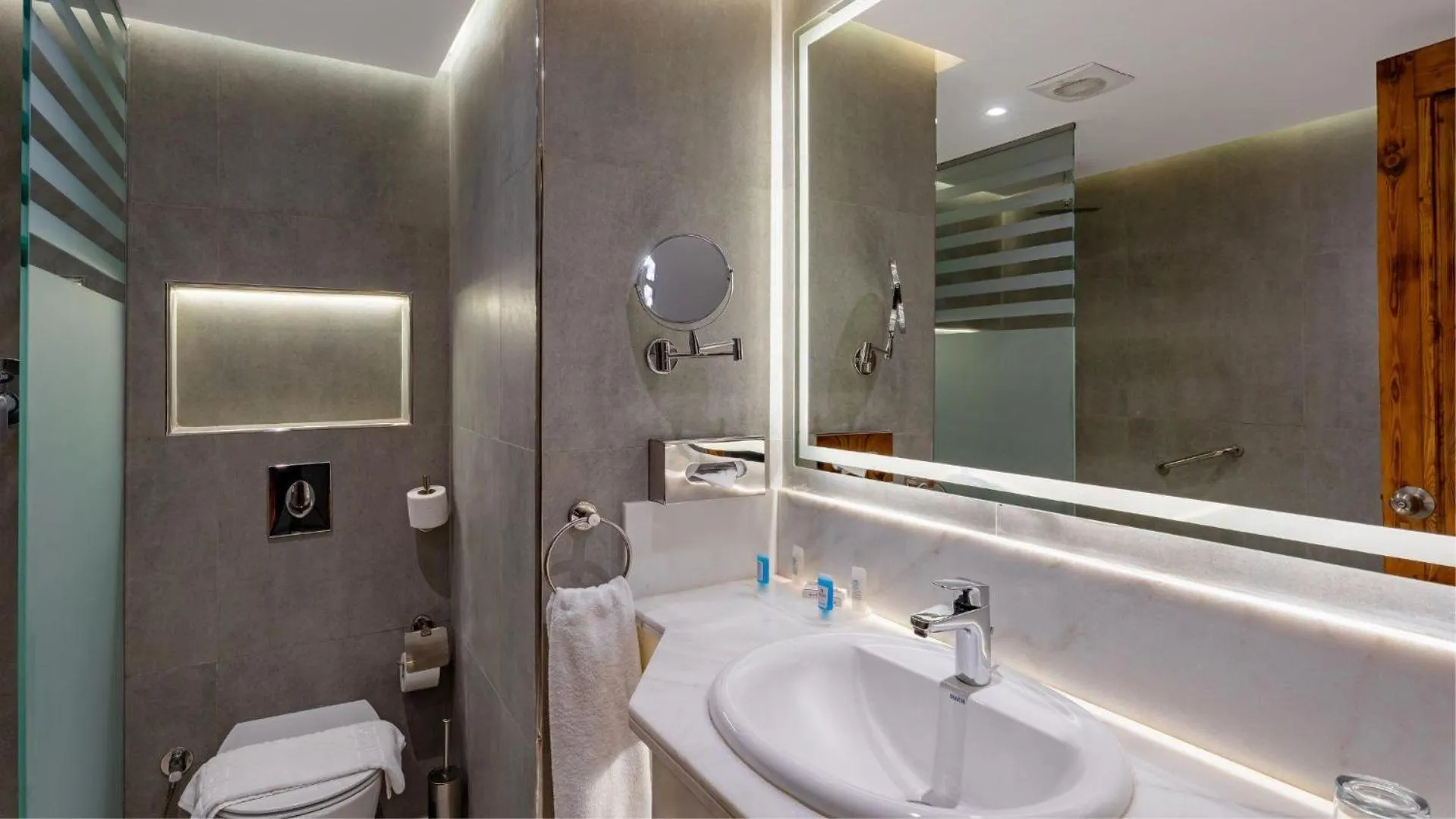 Bathroom in Sunny Days Palma De Mirette Resort & Spa