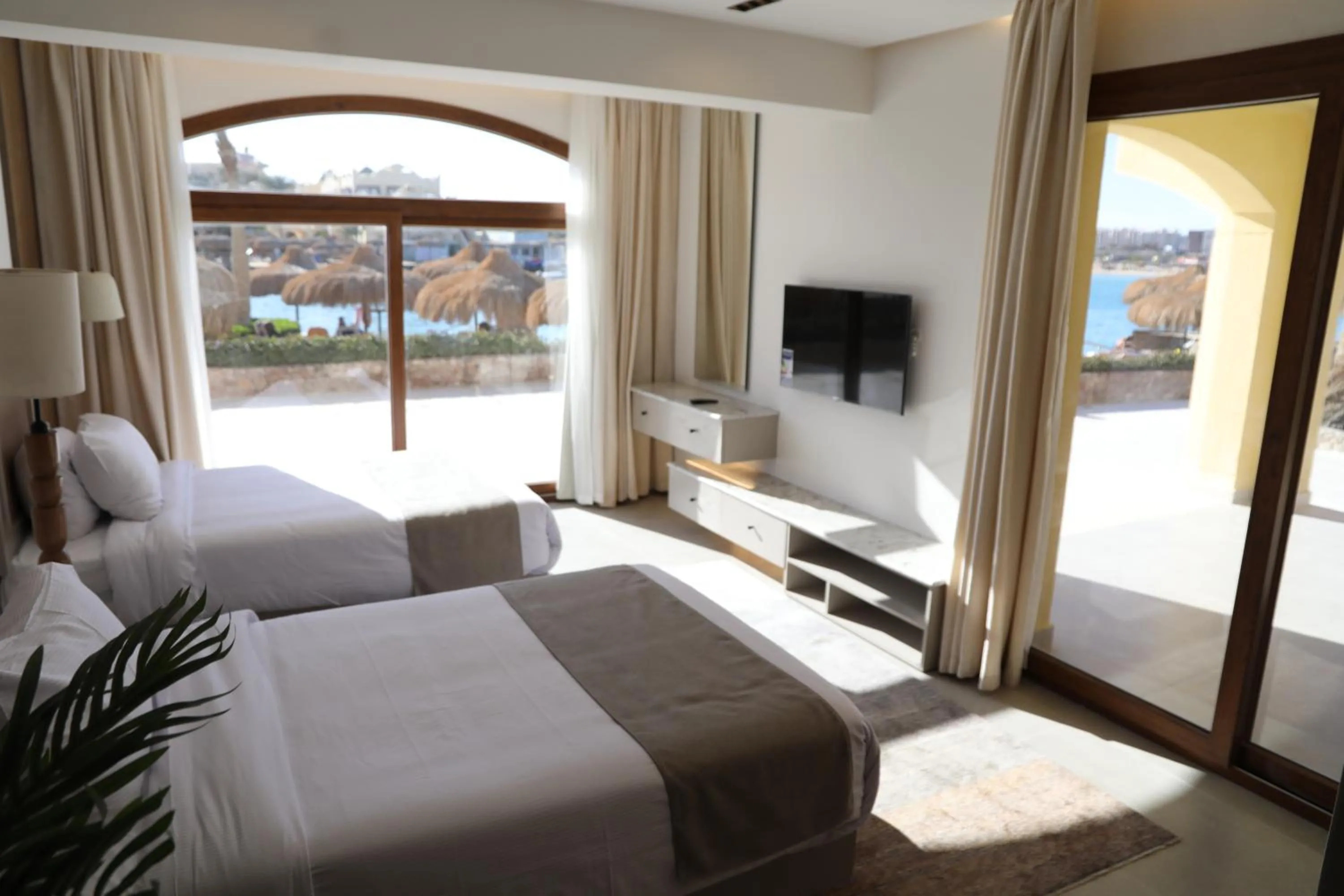 View (from property/room), Bed in Sunny Days Palma De Mirette Resort & Spa