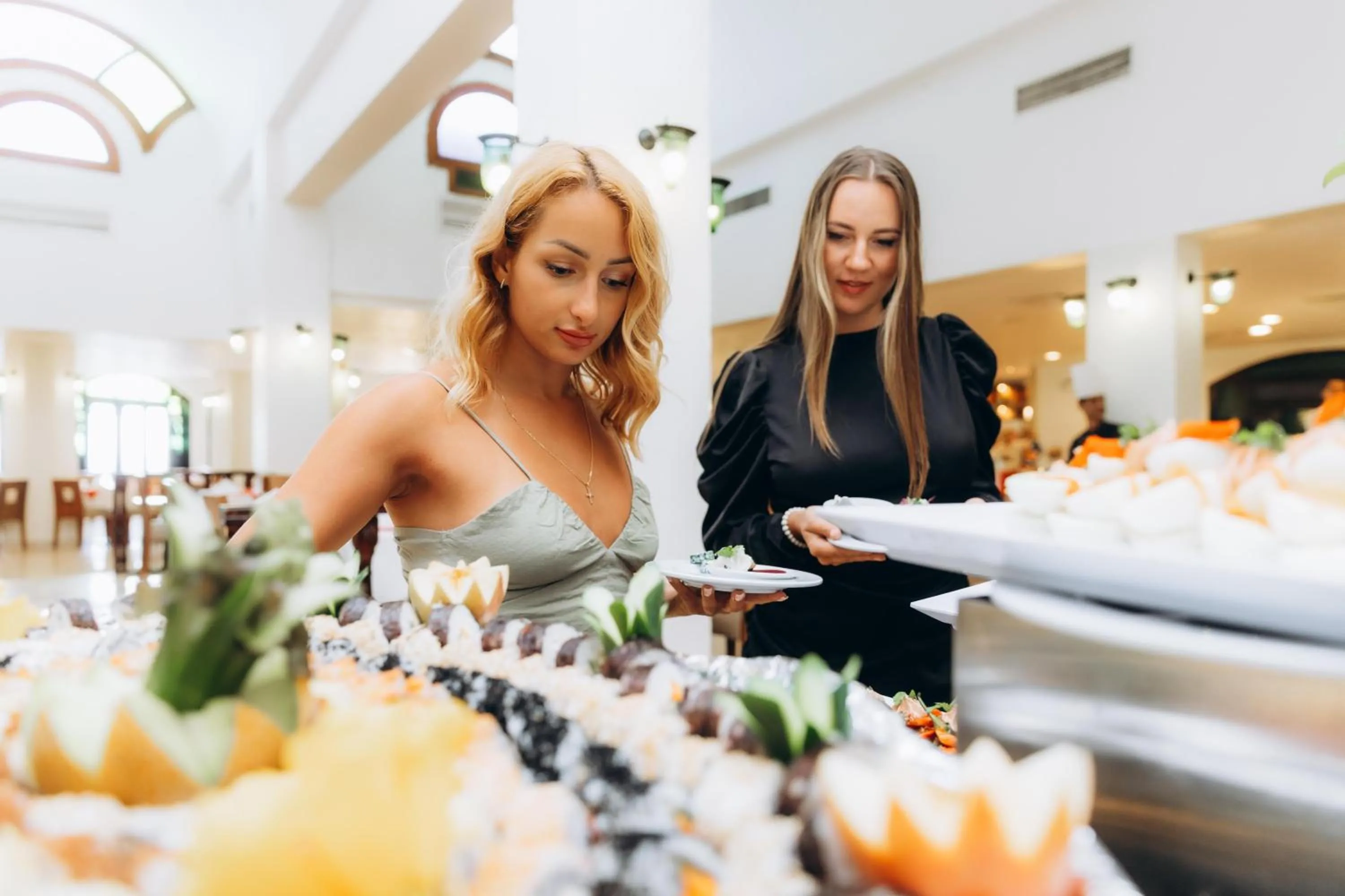 People in Sunny Days Palma De Mirette Resort & Spa