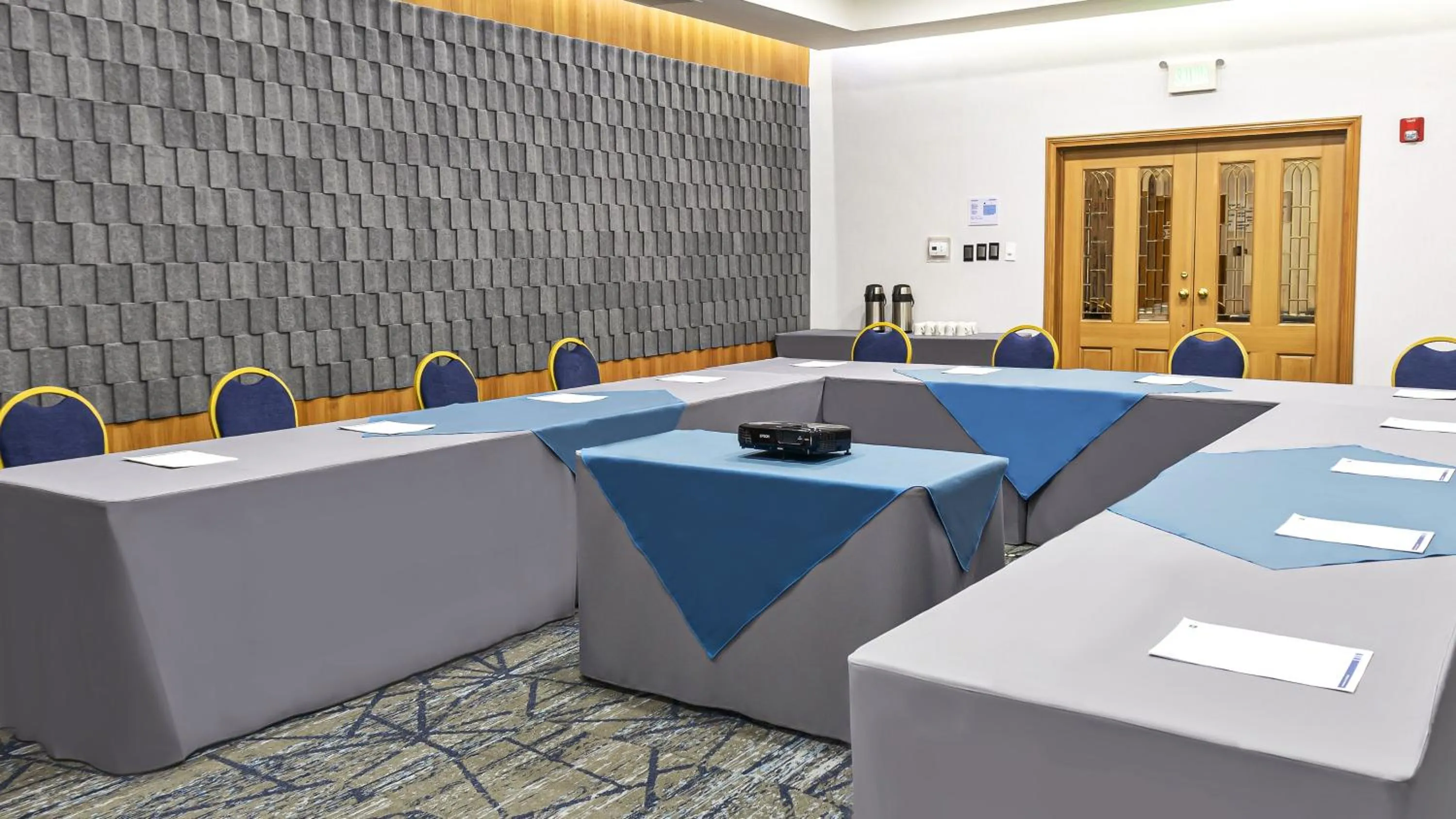 Meeting/conference room in Holiday Inn Express Chihuahua by IHG