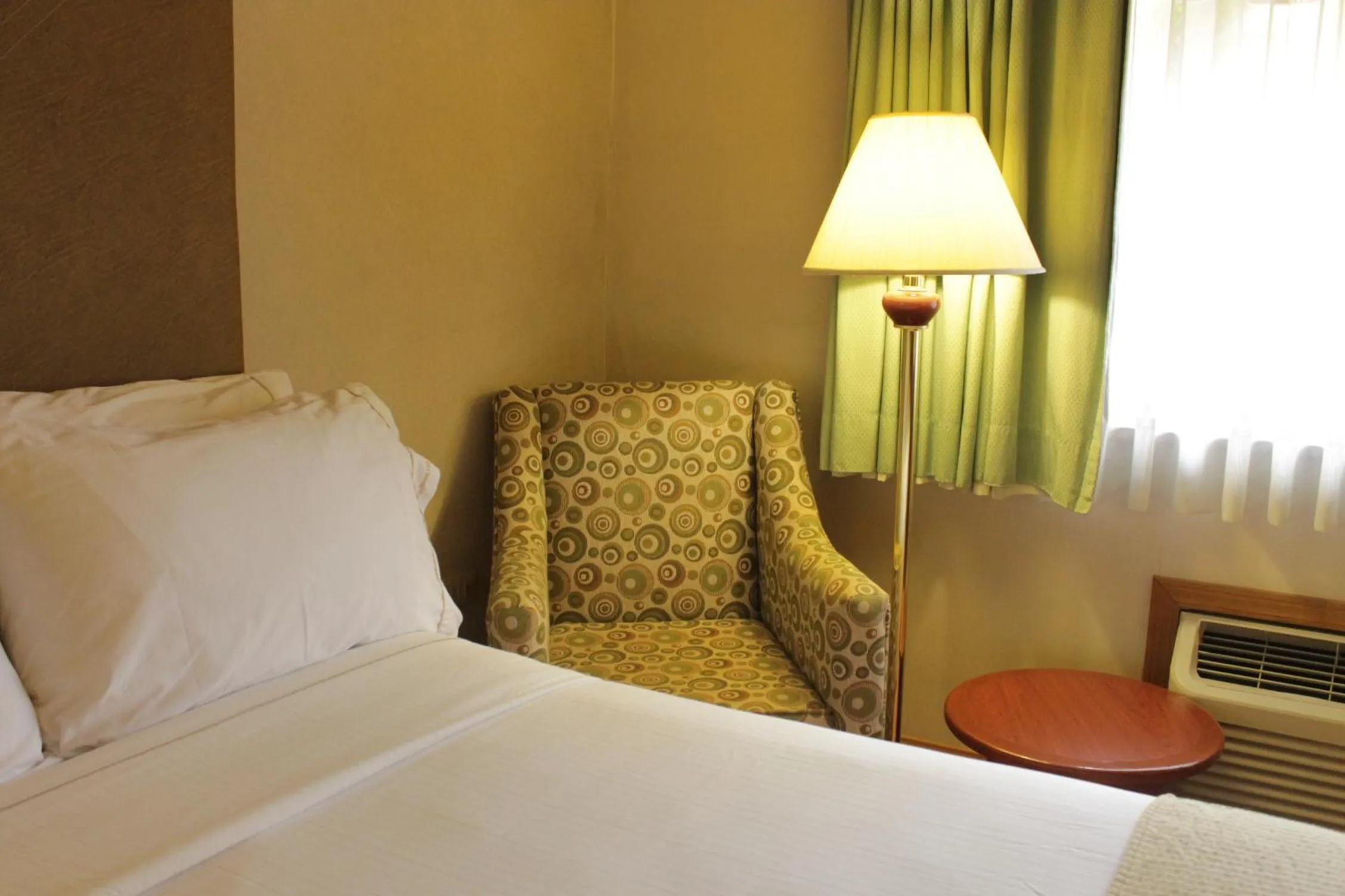 Bed in Holiday Inn Express Chihuahua by IHG