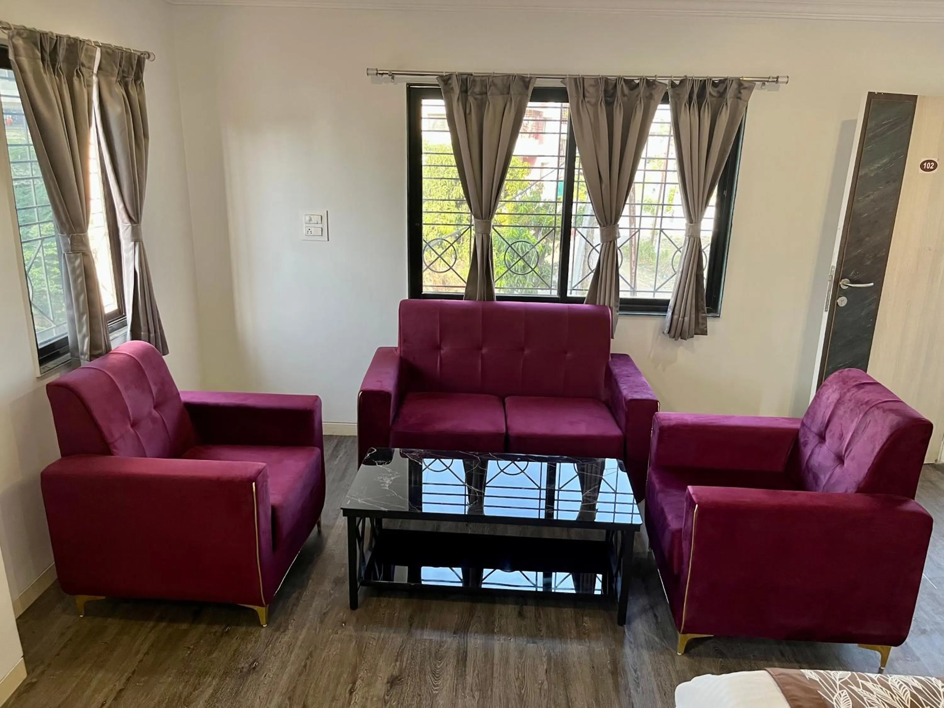 Seating area in Hotel Jeet Paradise