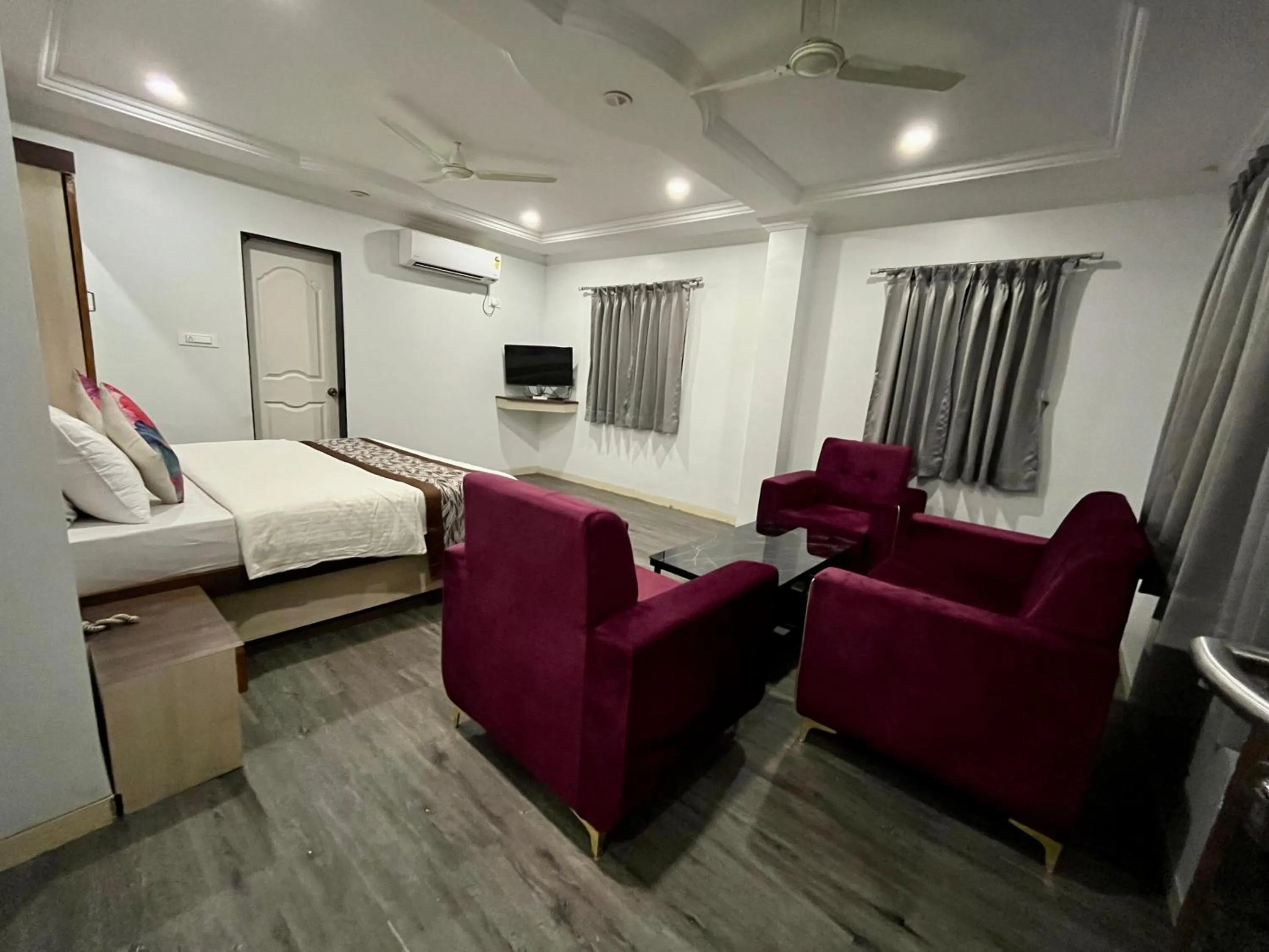 Photo of the whole room, Bed in Hotel Jeet Paradise