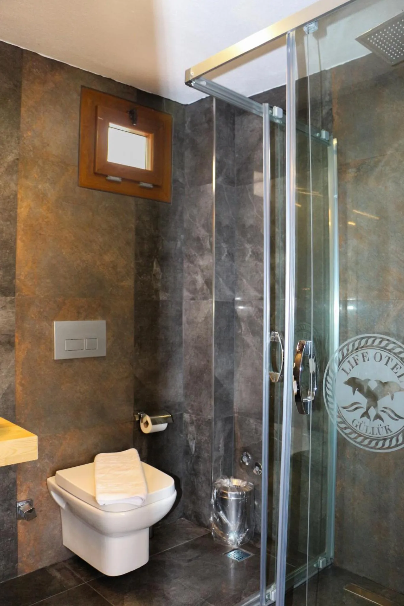 Shower in Gulluk Life Hotel