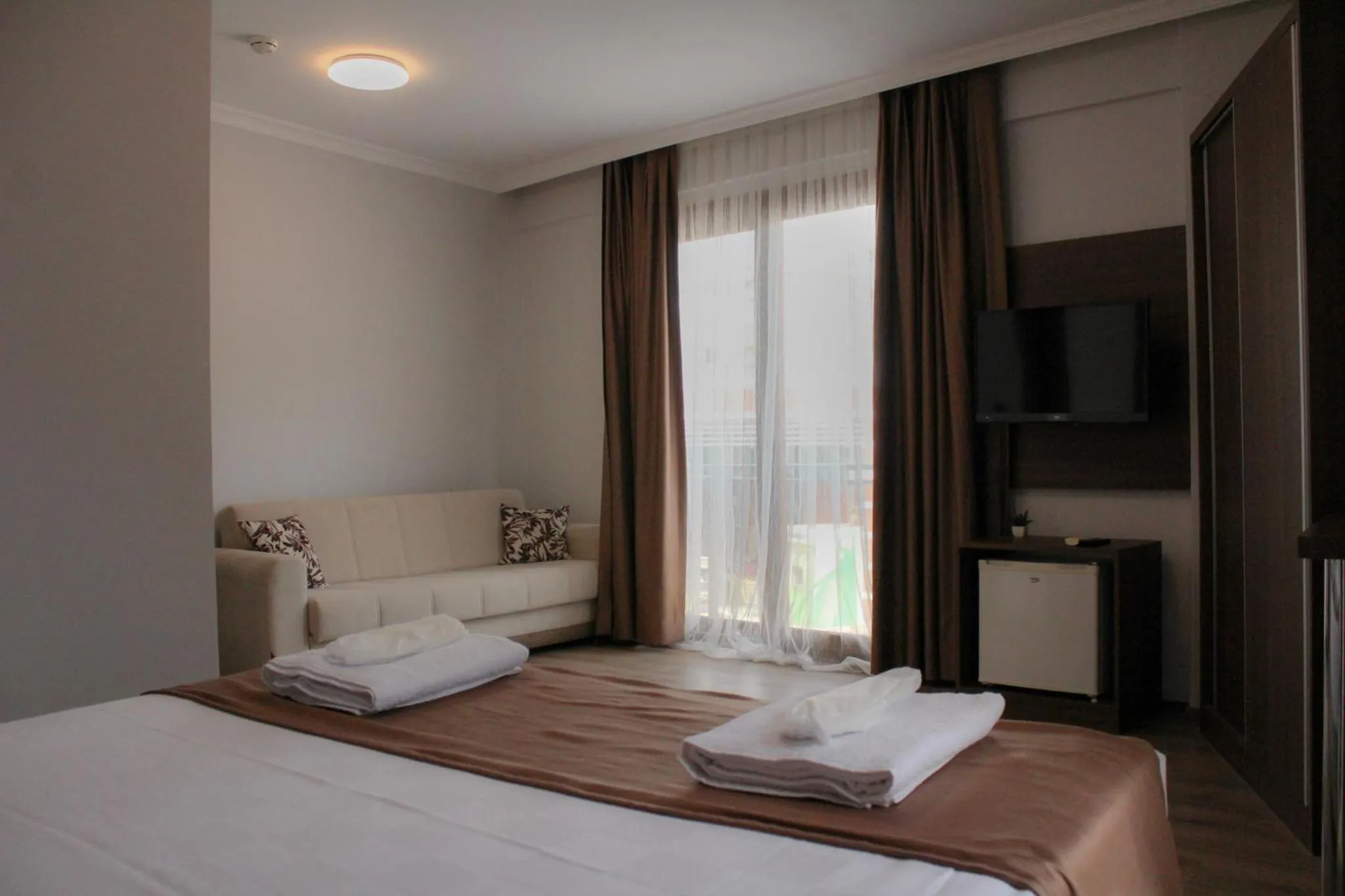 Photo of the whole room, Bed in Gulluk Life Hotel