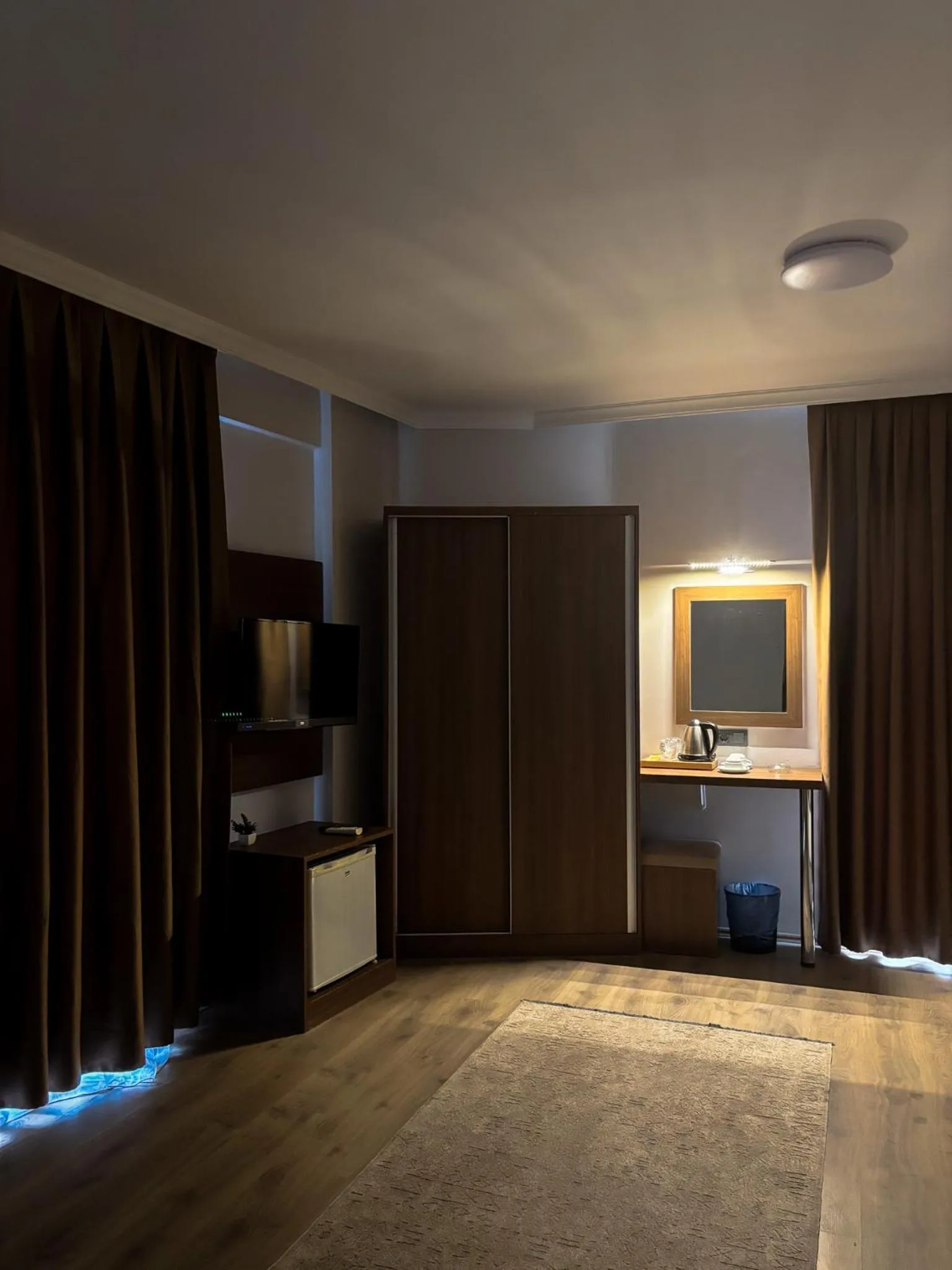 wardrobe in Gulluk Life Hotel